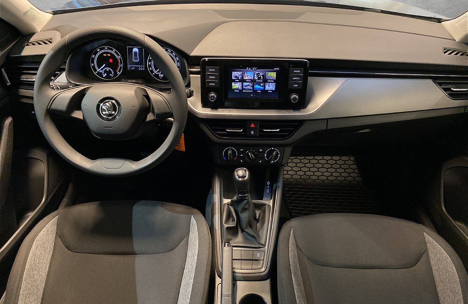 Kamiq 1.0 TSI Active AHK PDC DAB LED LED PDC SHZ