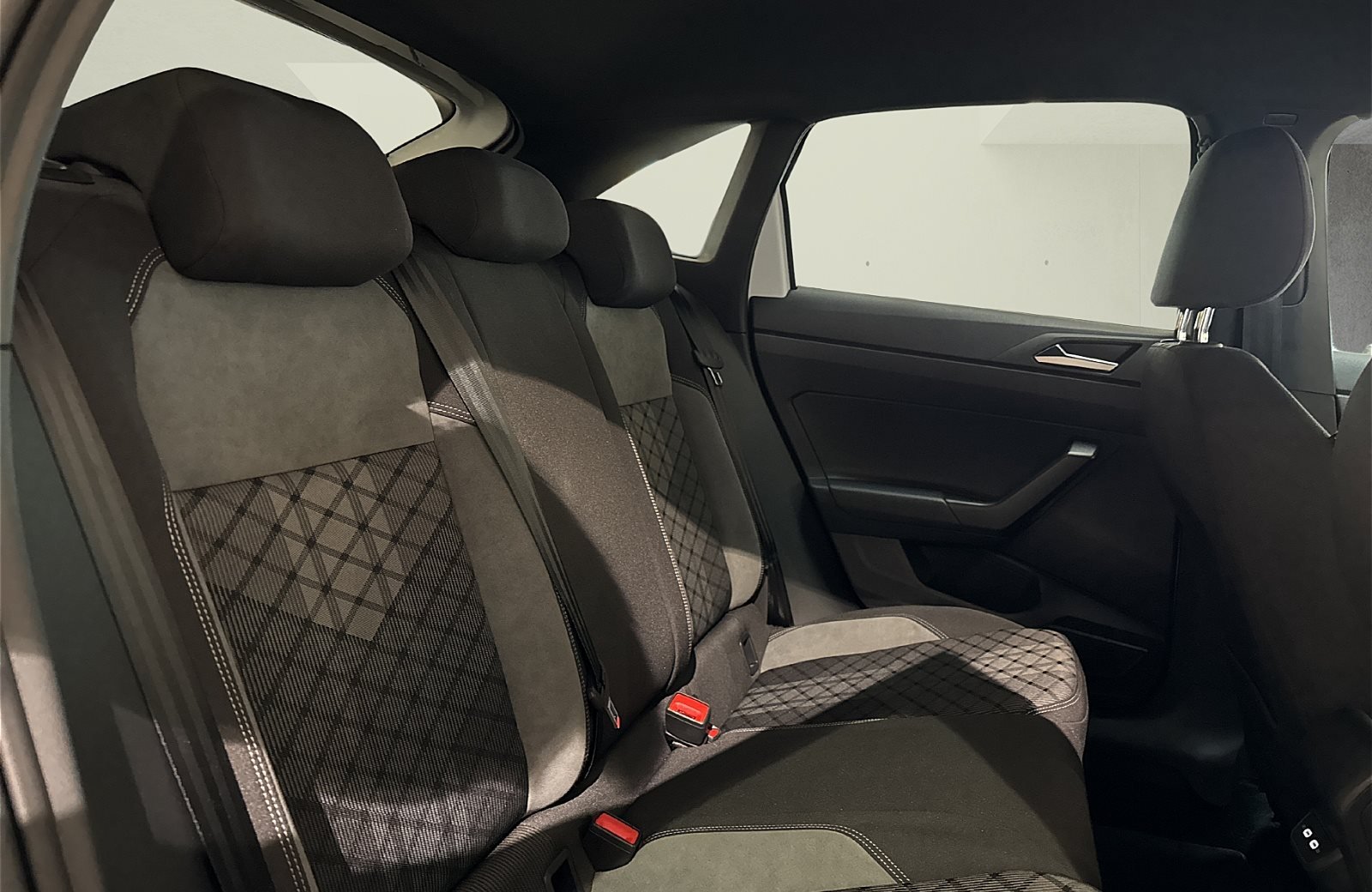 Taigo 1.0 TSI R-Line DSG IQ.Light Navi RFK AHK ACC