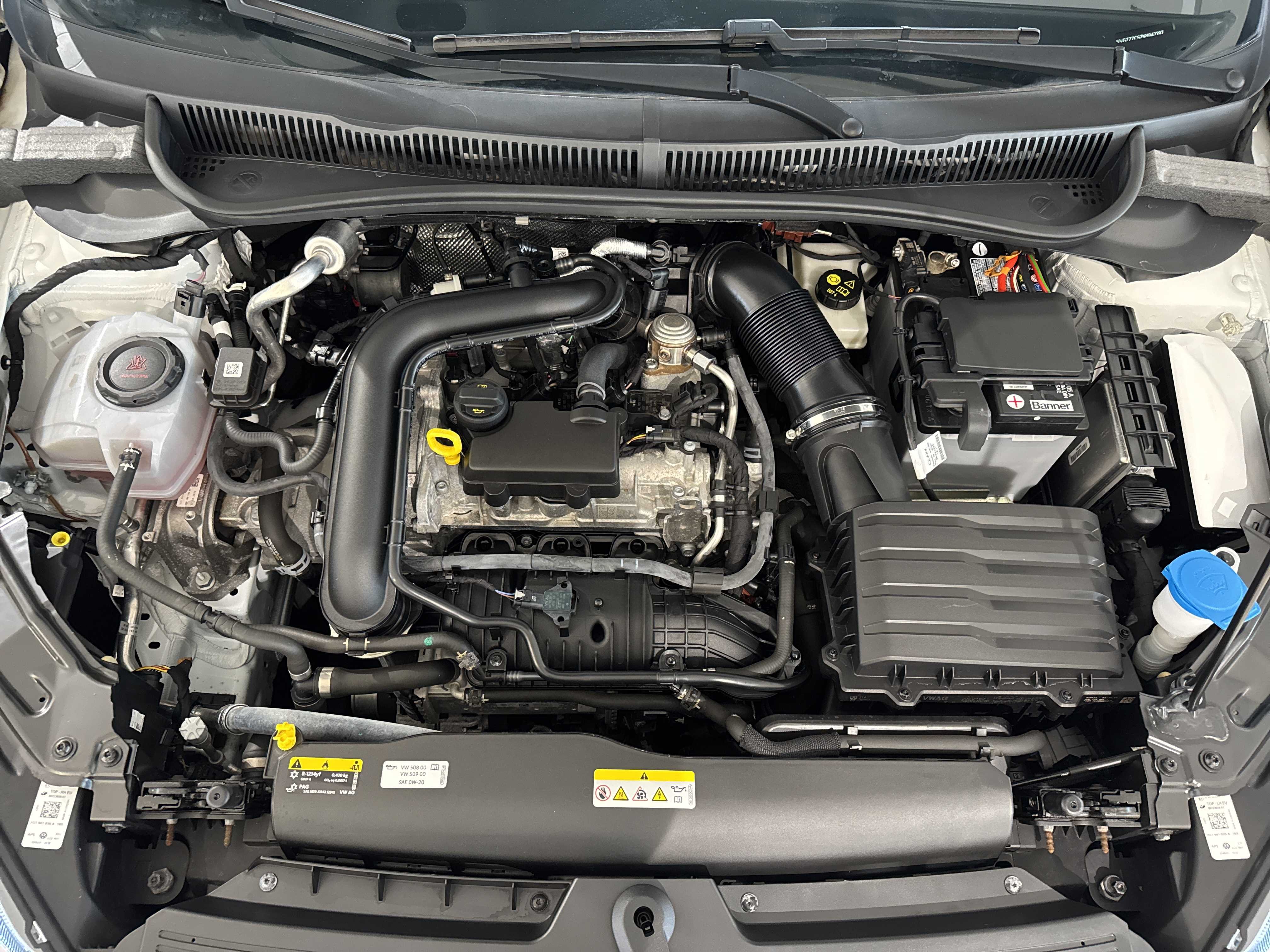 Taigo 1.0 TSI R-Line DSG IQ.Light Navi RFK AHK ACC