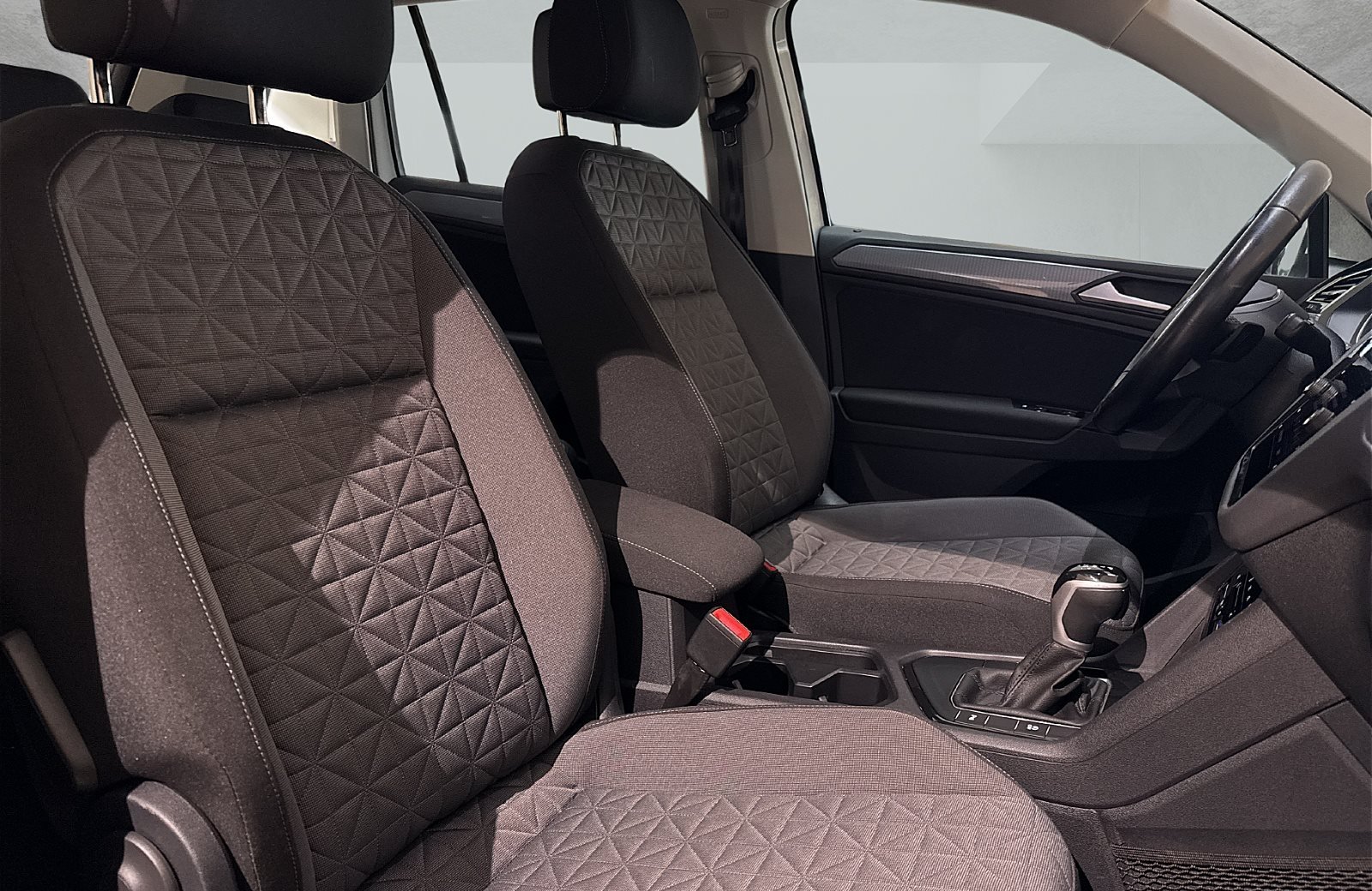 Tiguan 2.0 TDI Life DSG AHK ACC LED Navi ACC AHK