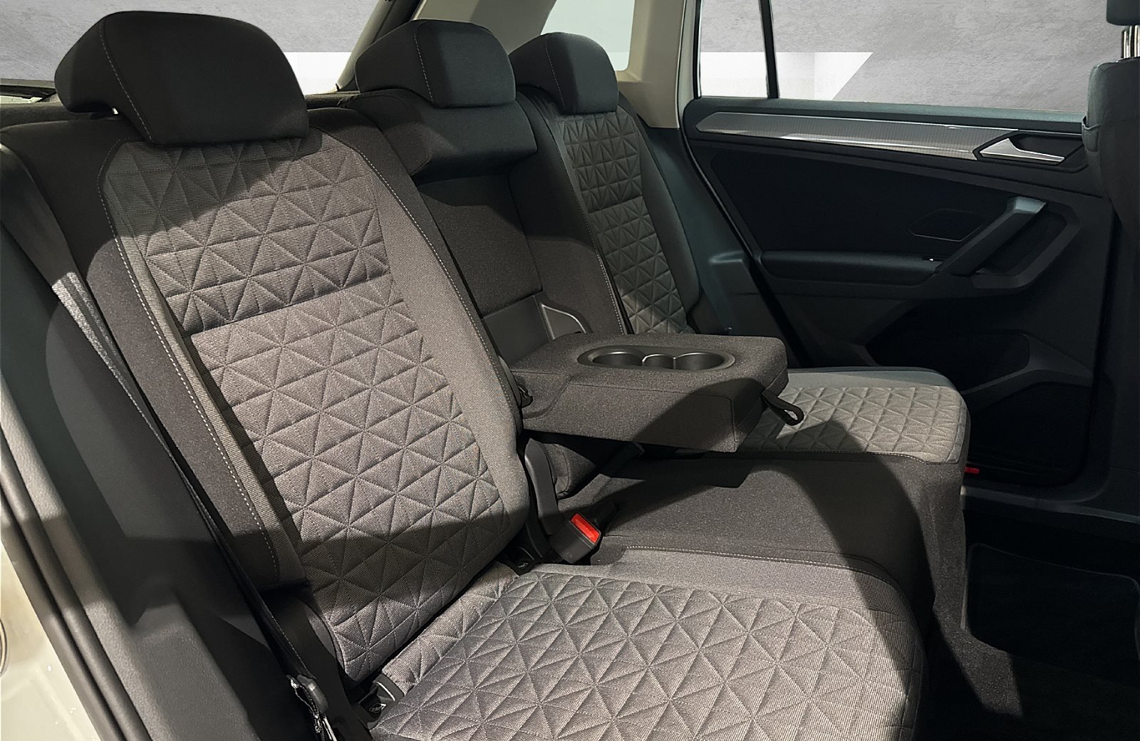 Tiguan 2.0 TDI Life DSG AHK ACC LED Navi ACC AHK