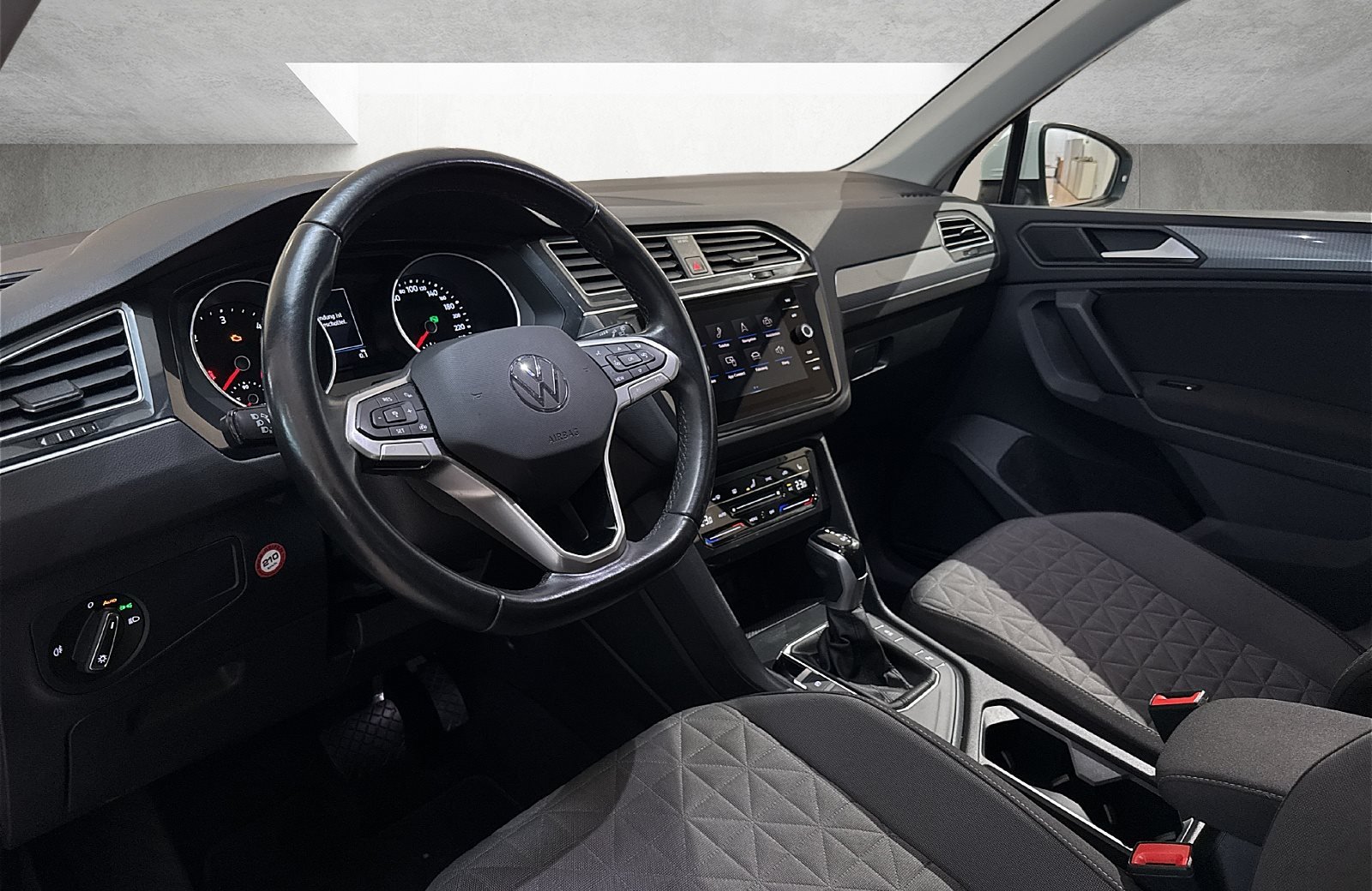 Tiguan 2.0 TDI Life DSG AHK ACC LED Navi ACC AHK