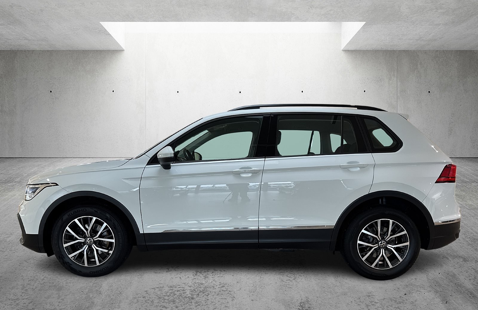 Tiguan 2.0 TDI Life DSG AHK ACC LED Navi ACC AHK
