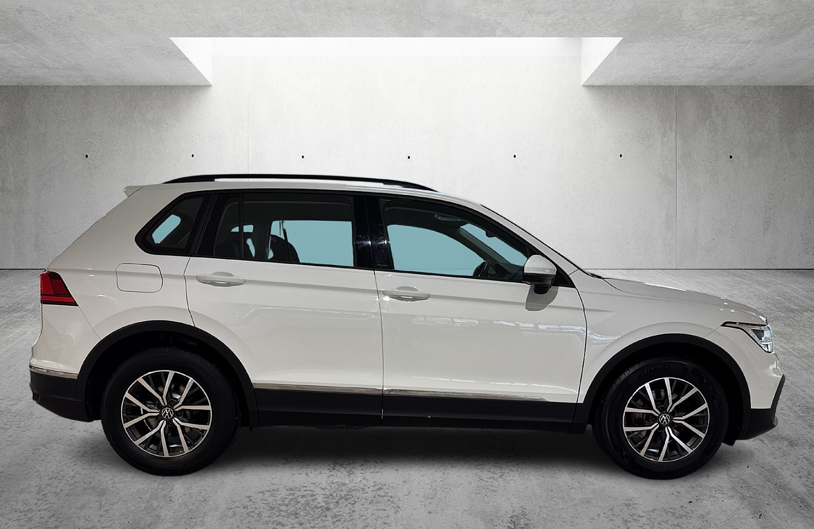 Tiguan 2.0 TDI Life DSG AHK ACC LED Navi ACC AHK