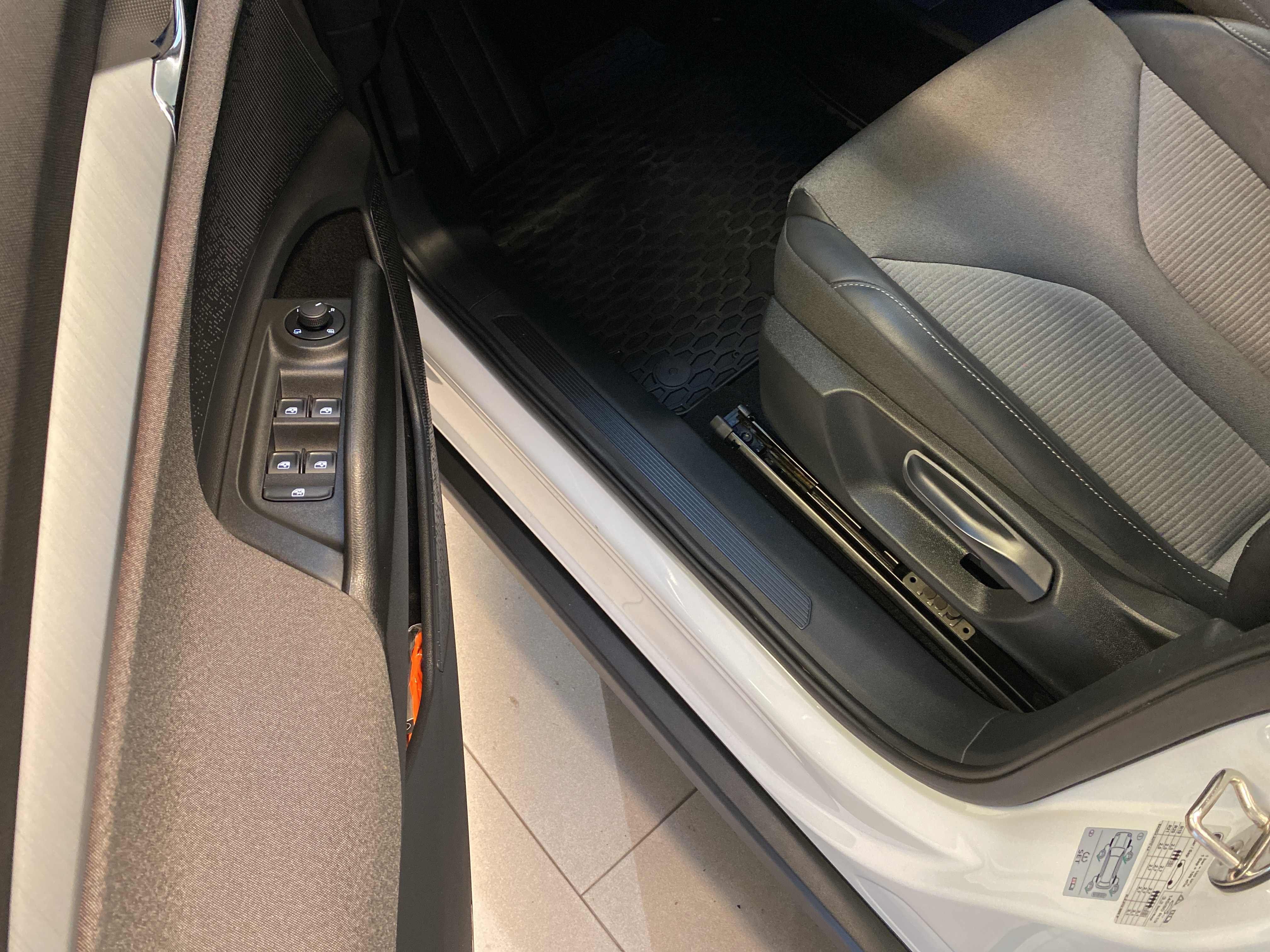 Enyaq iV 80 Loft Navi RFK LED DAB PDC ACC AUT LM