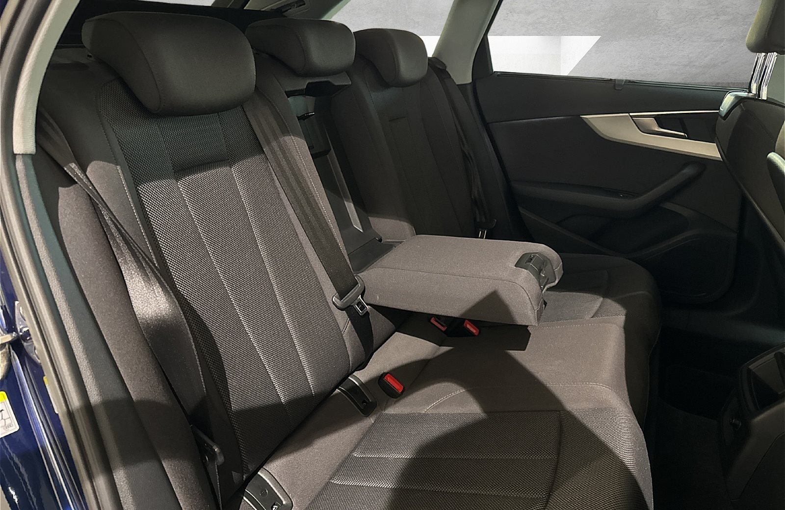 A4 Avant 35 2.0 TFSI advanced AHK Smartphone Interface