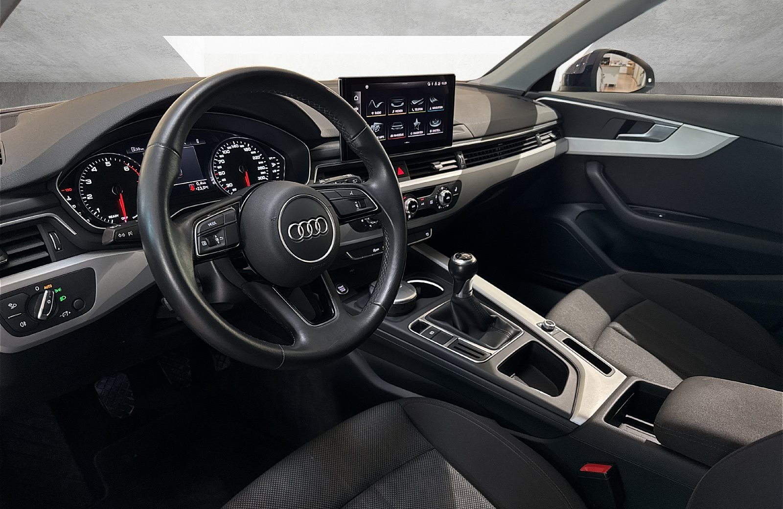 A4 Avant 35 2.0 TFSI advanced AHK Smartphone Interface