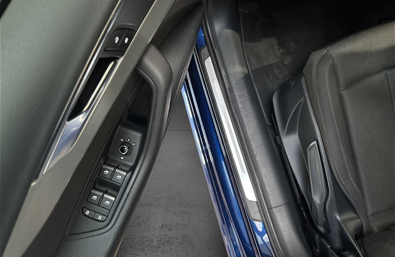 A4 Avant 35 2.0 TFSI advanced AHK Smartphone Interface