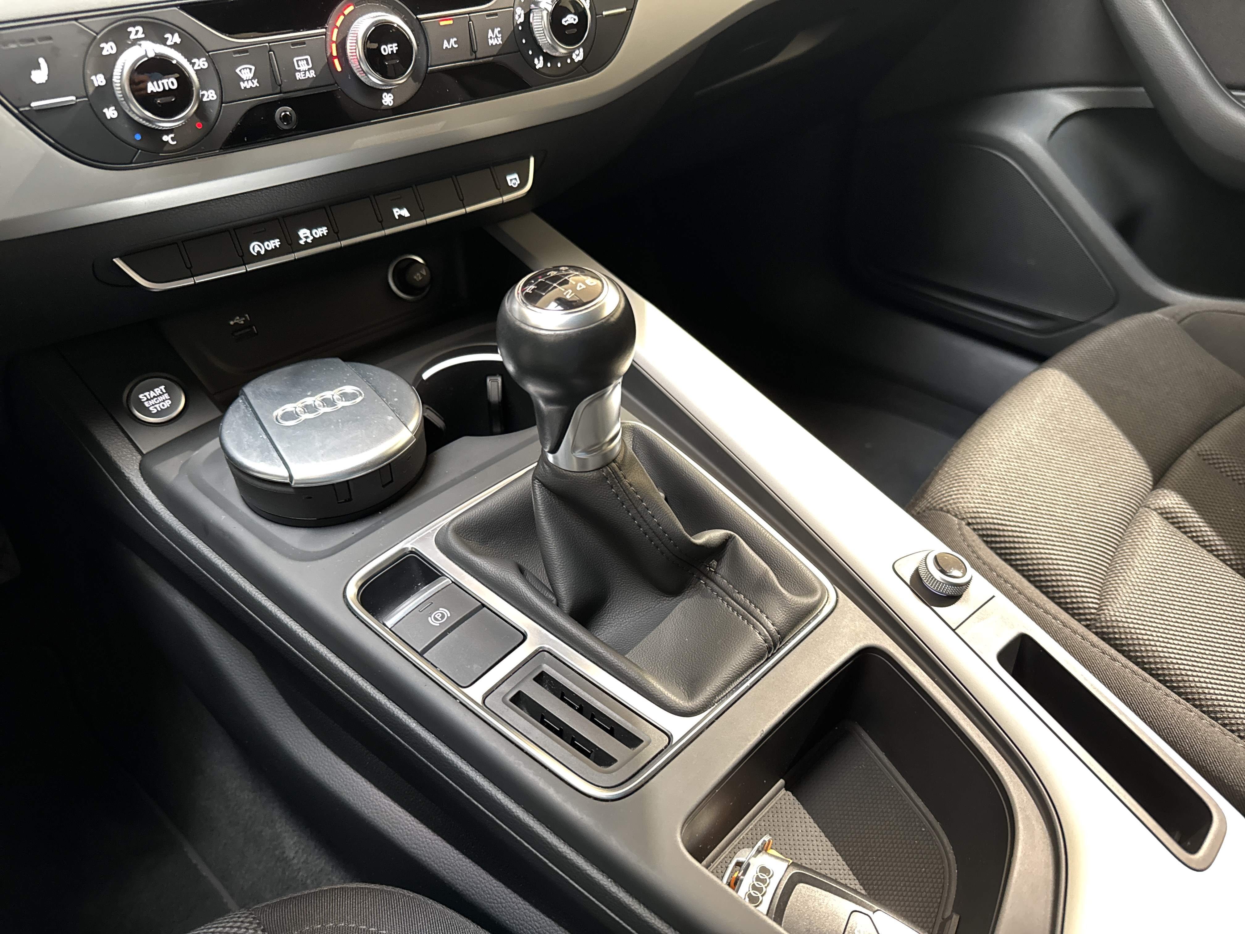 A4 Avant 35 2.0 TFSI advanced AHK Smartphone Interface