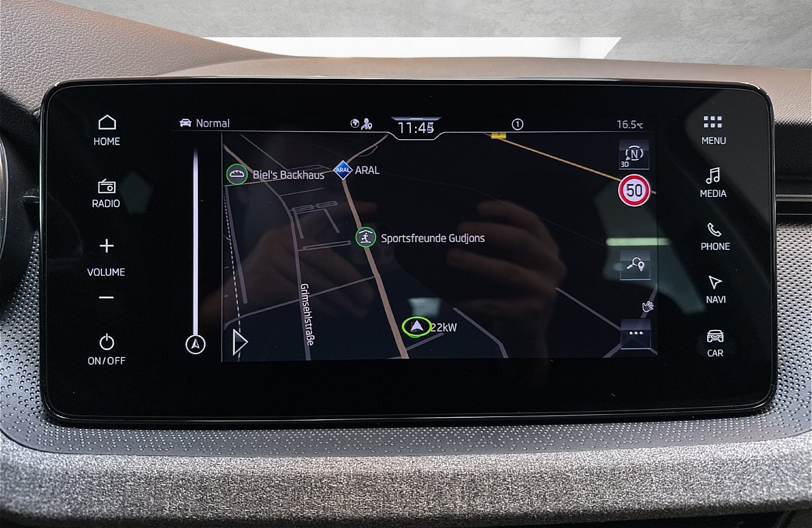 Kamiq 1.0 TSI Tour DSG AHK RFK LED Navi ACC AHK