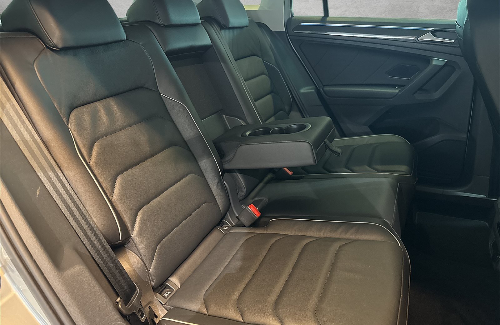 Tiguan 2.0 TSI Elegance 4M AHK IQ.Light Leder Navi RFK