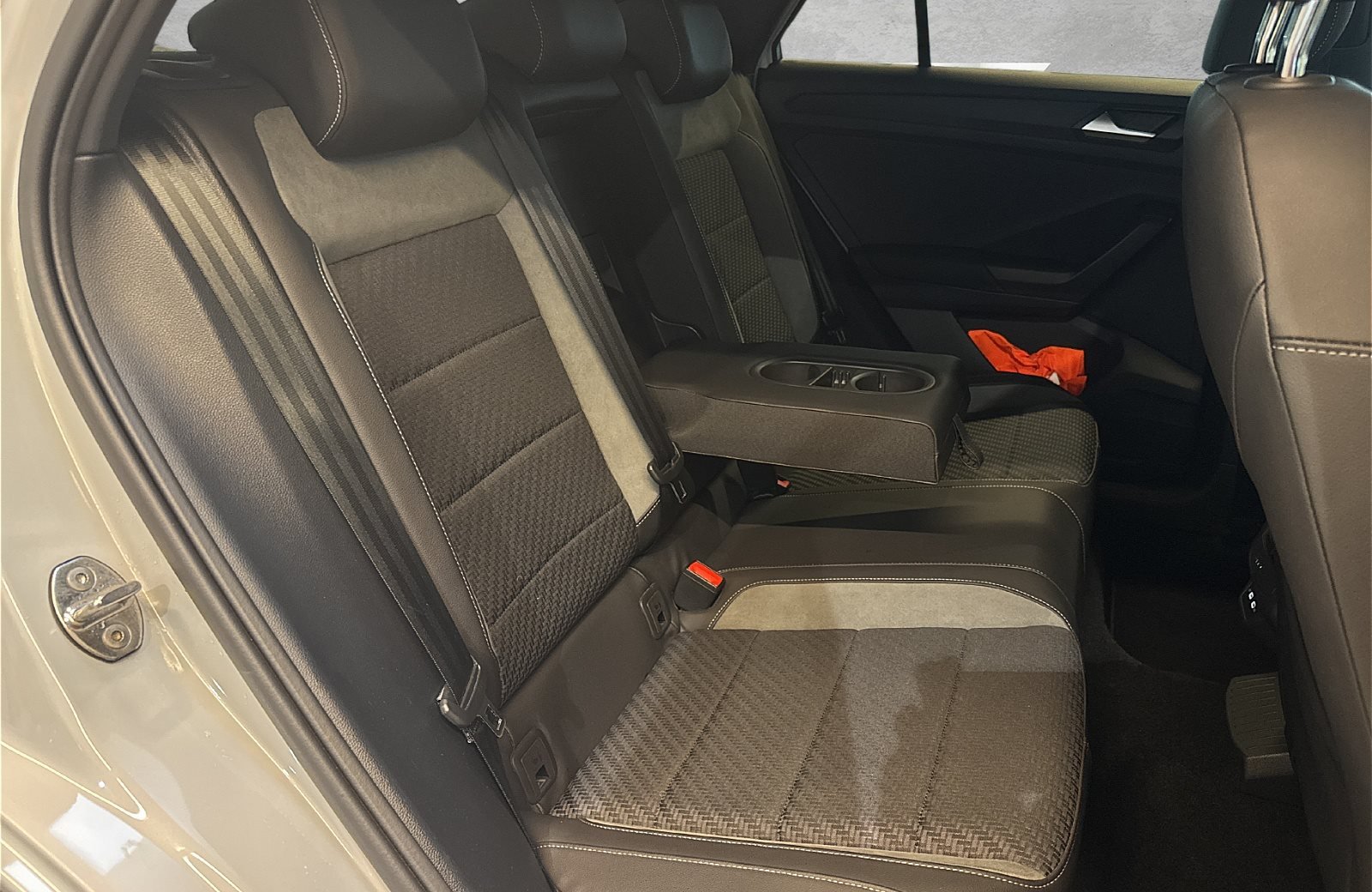 T-Roc 1.5 TSI Sport DSG AHK LED Navi RFK ACC ACC