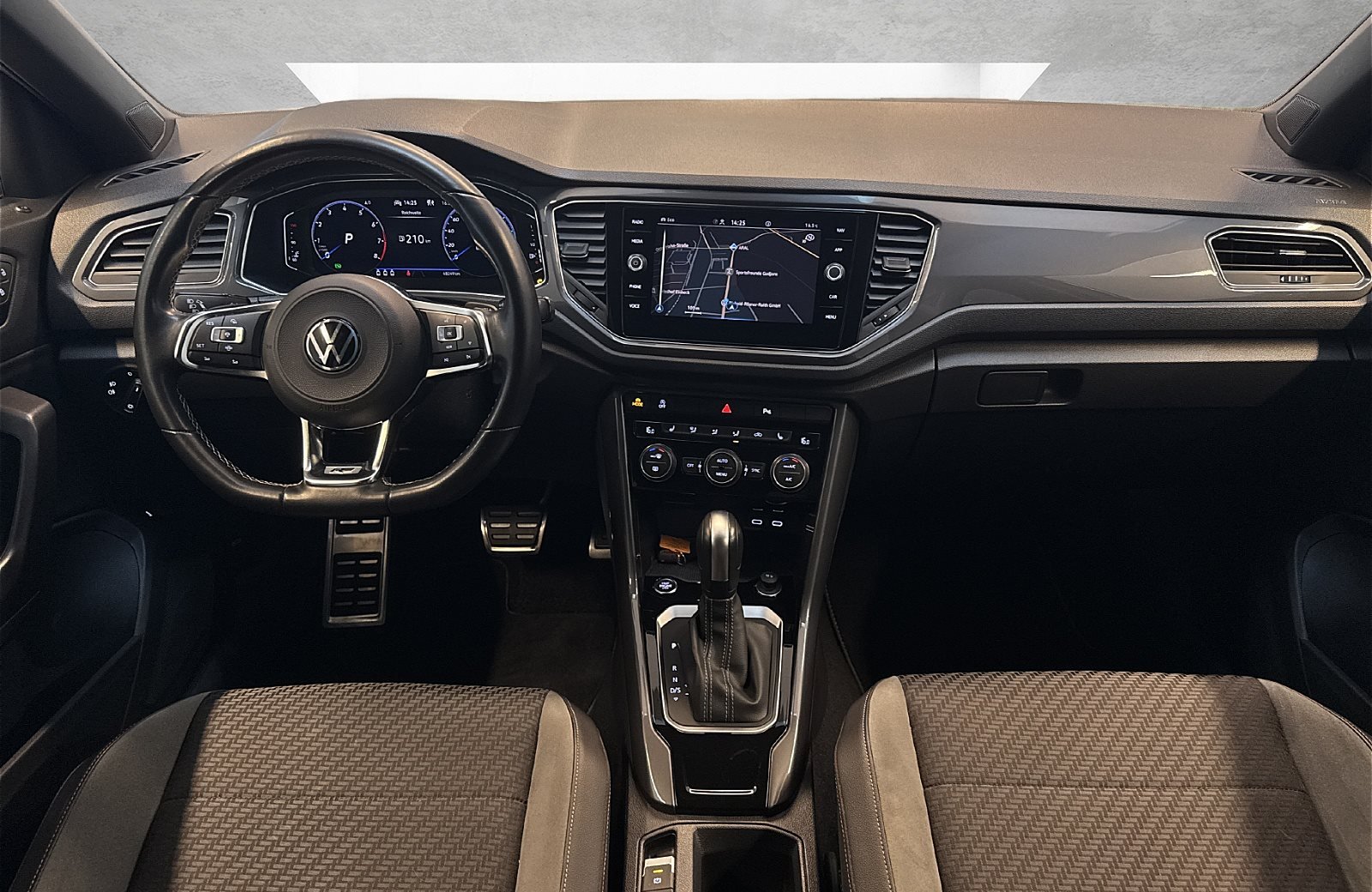 T-Roc 1.5 TSI Sport DSG AHK LED Navi RFK ACC ACC