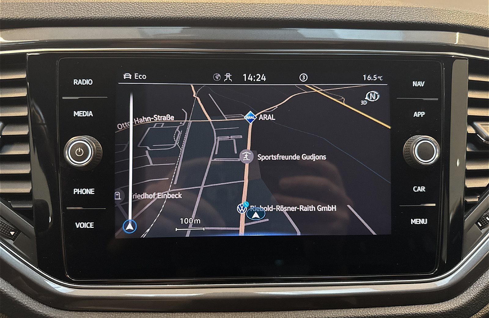 T-Roc 1.5 TSI Sport DSG AHK LED Navi RFK ACC ACC