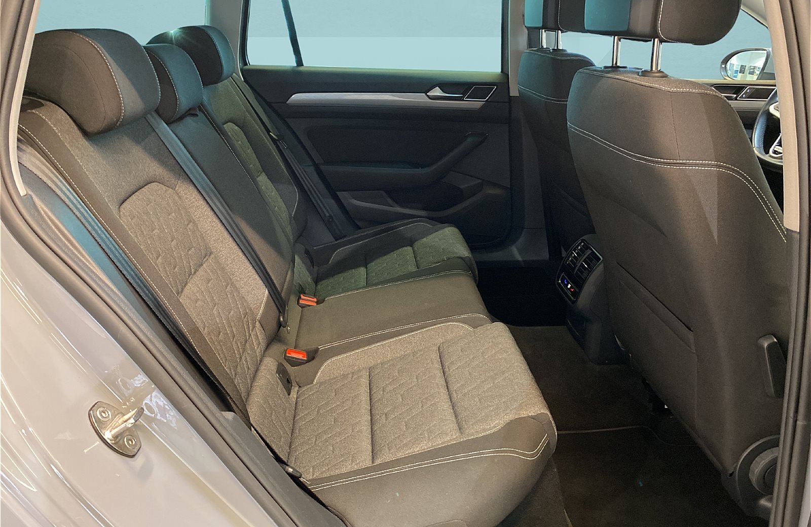 Passat Variant 2.0 TDI Business 4M AHK DSG RFK Matrix