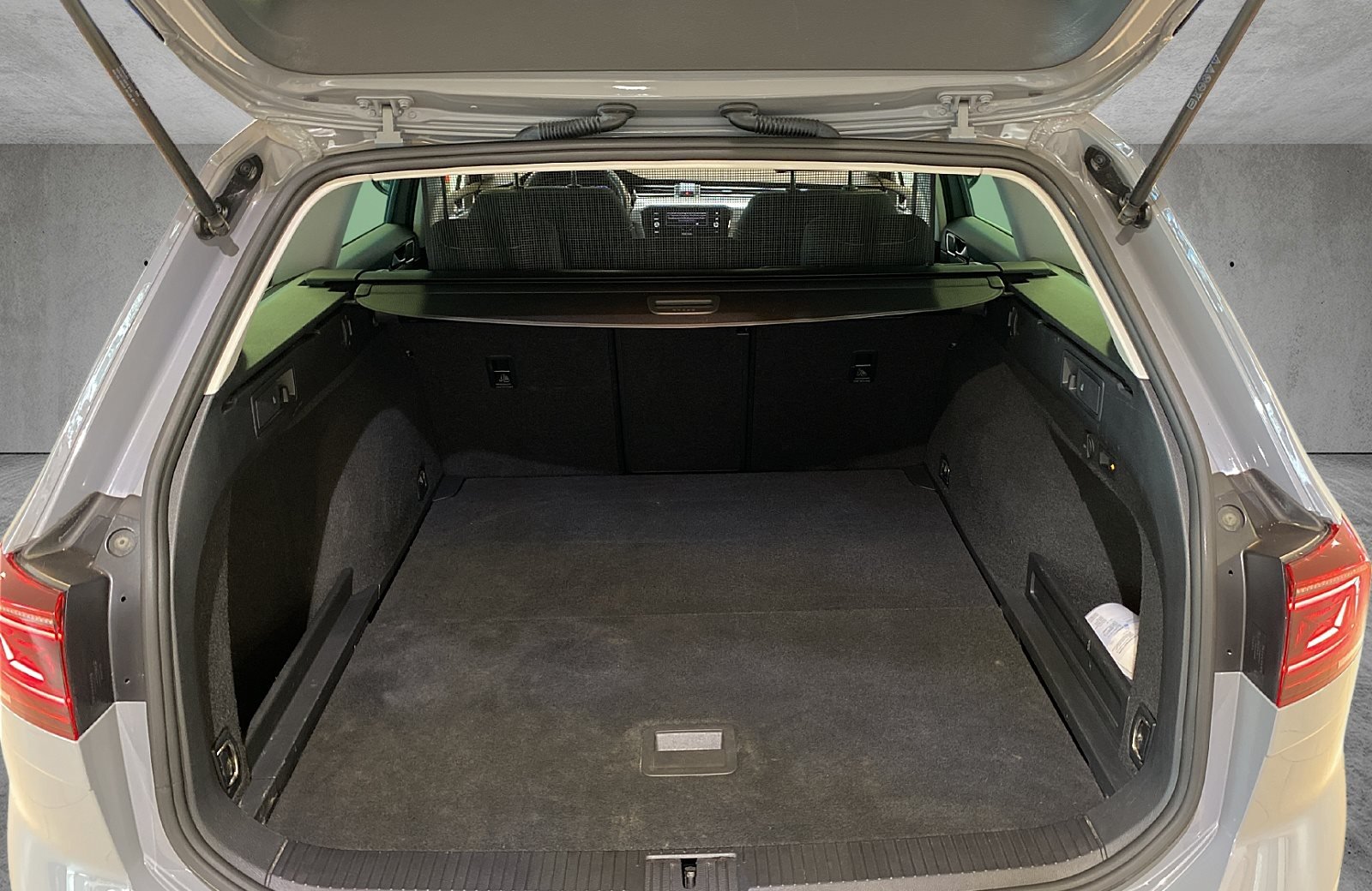 Passat Variant 2.0 TDI Business 4M AHK DSG RFK Matrix