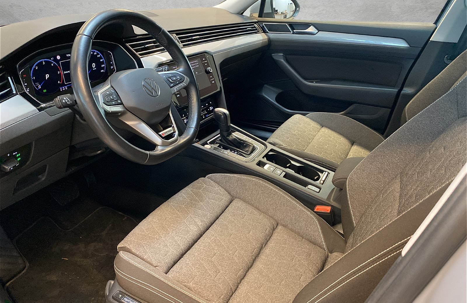 Passat Variant 2.0 TDI Business 4M AHK DSG RFK Matrix