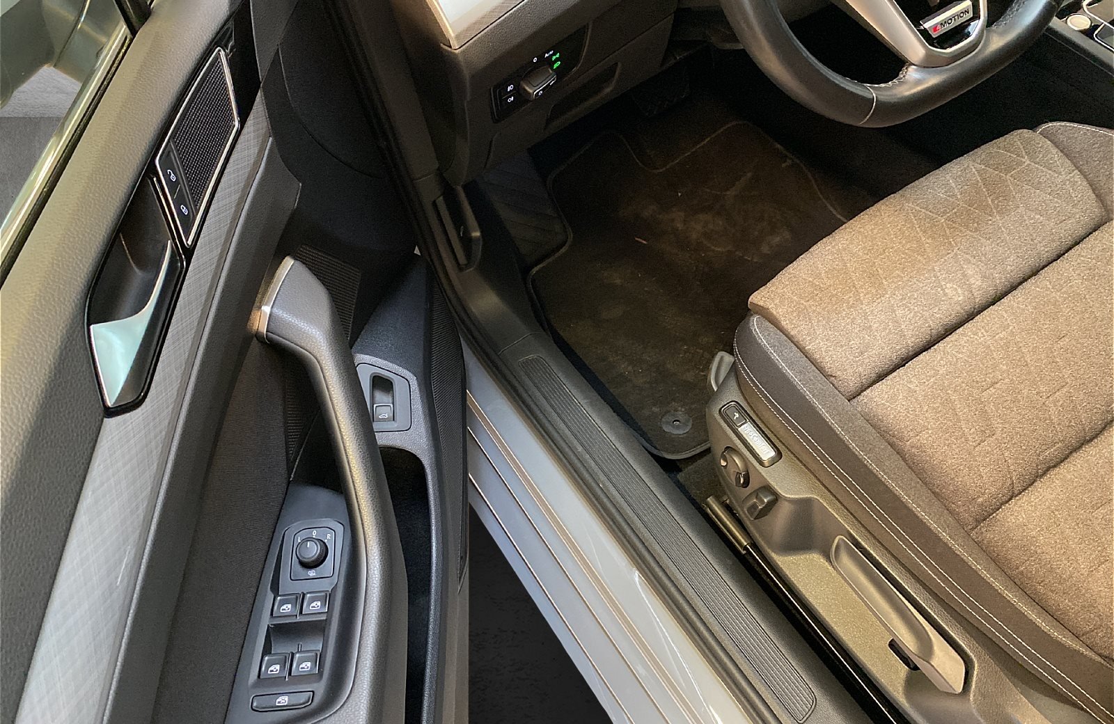 Passat Variant 2.0 TDI Business 4M AHK DSG RFK Matrix