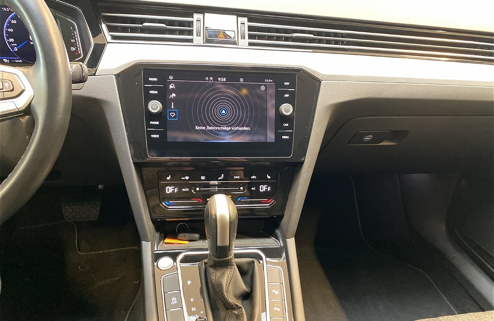 Passat Variant 2.0 TDI Business 4M AHK DSG RFK Matrix