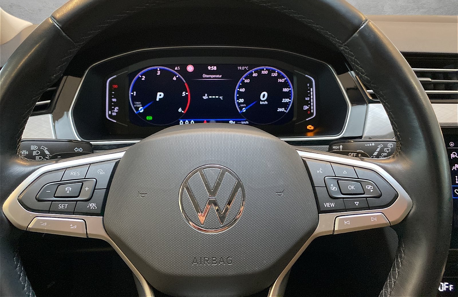 Passat Variant 2.0 TDI Business 4M AHK DSG RFK Matrix