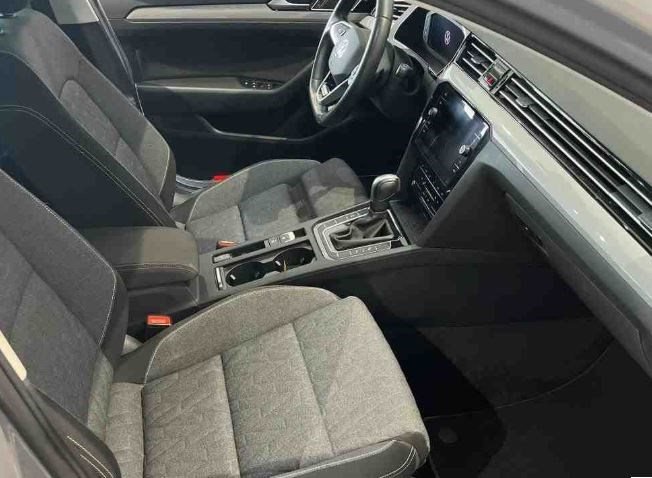 Passat Variant 2.0 TDI Business 4M AHK DSG RFK Matrix