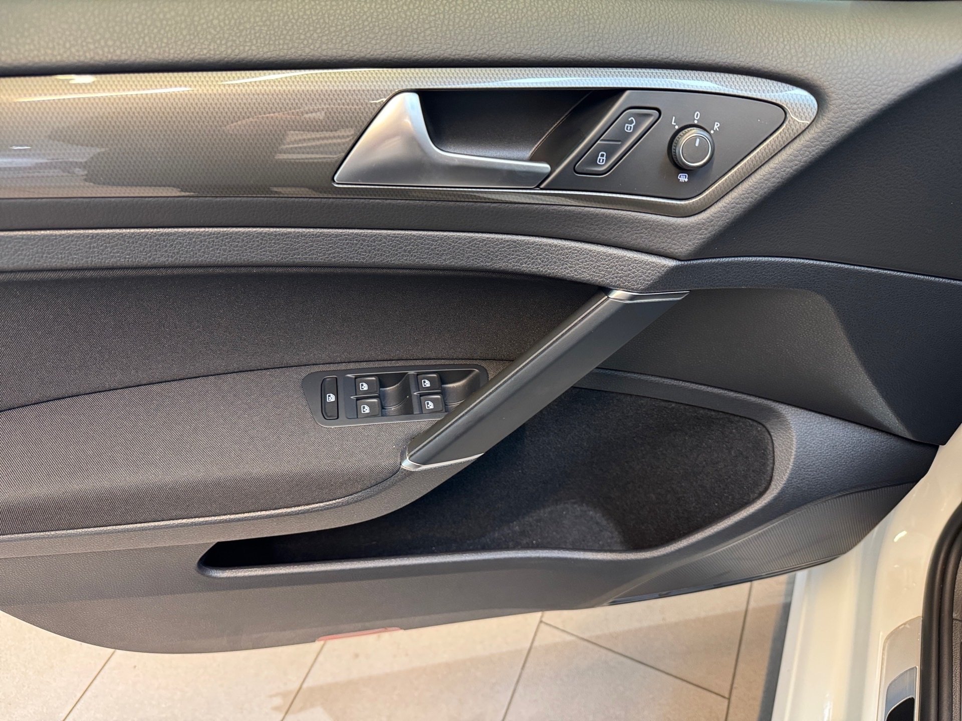 Golf VII 1.6 TDI Join DSG AHK ACC LED Navi ACC