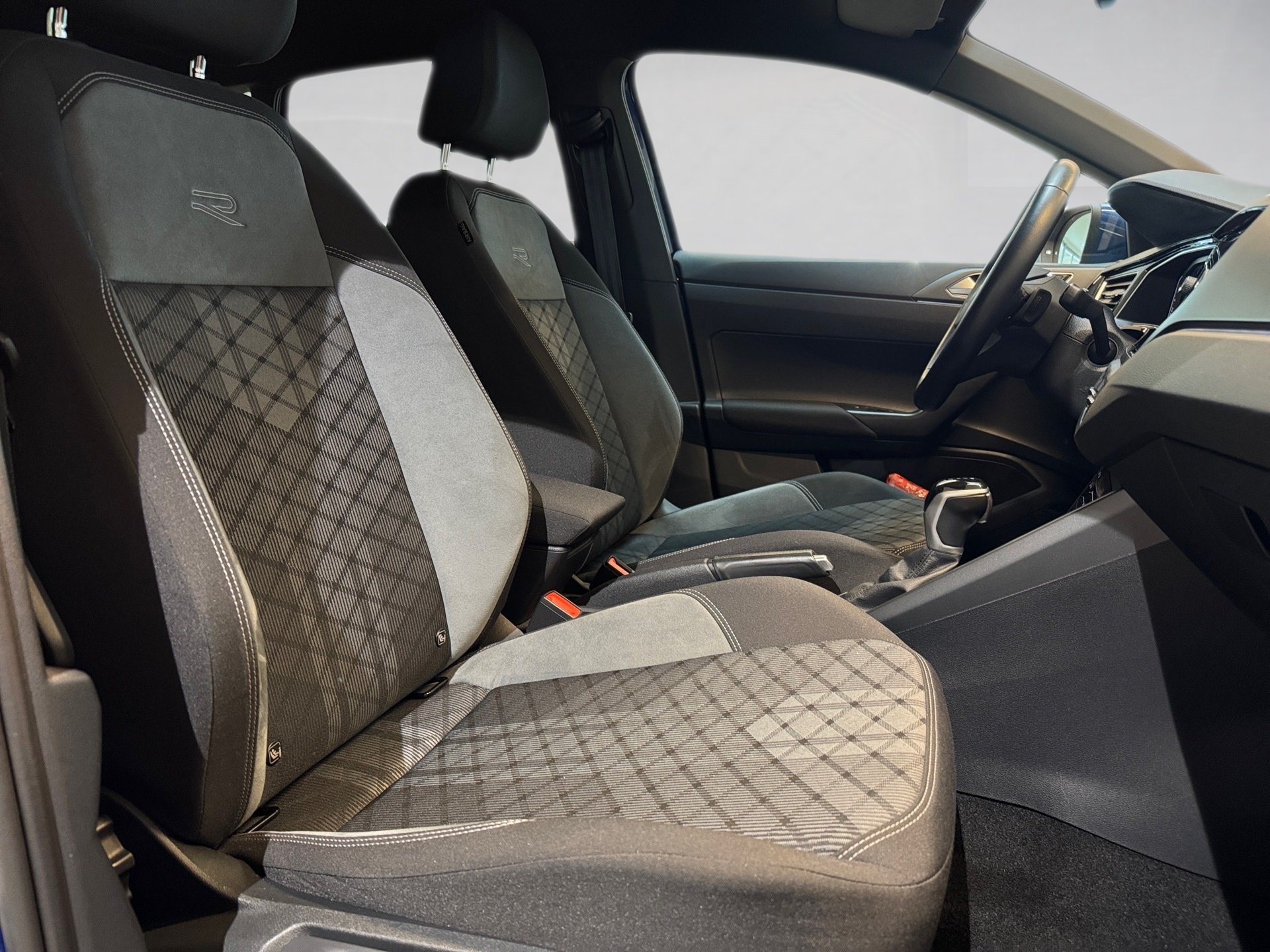 Taigo 1.0 TSI R-Line DSG AHK IQ.Light Navi RFK