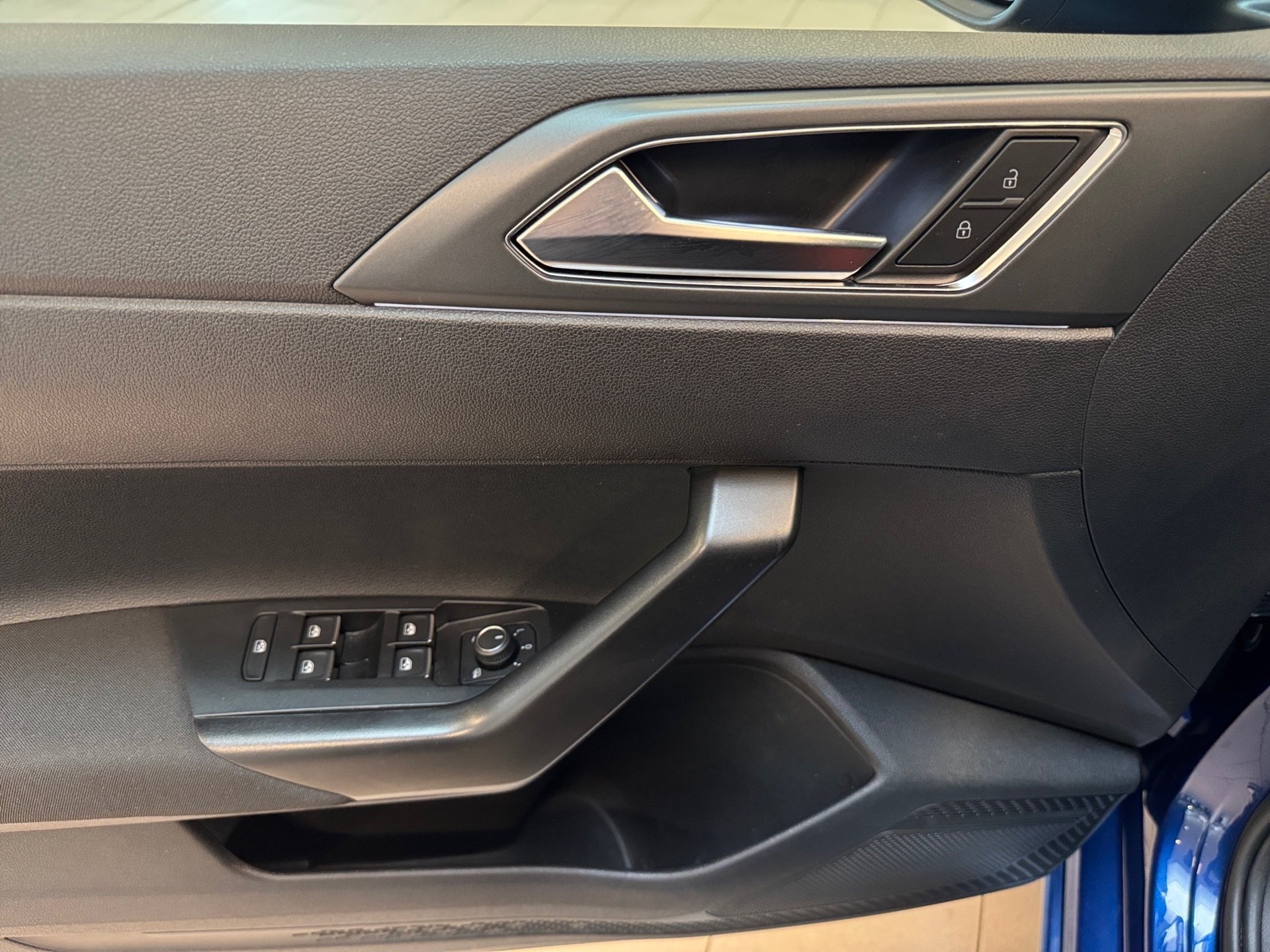 Taigo 1.0 TSI R-Line DSG AHK IQ.Light Navi RFK