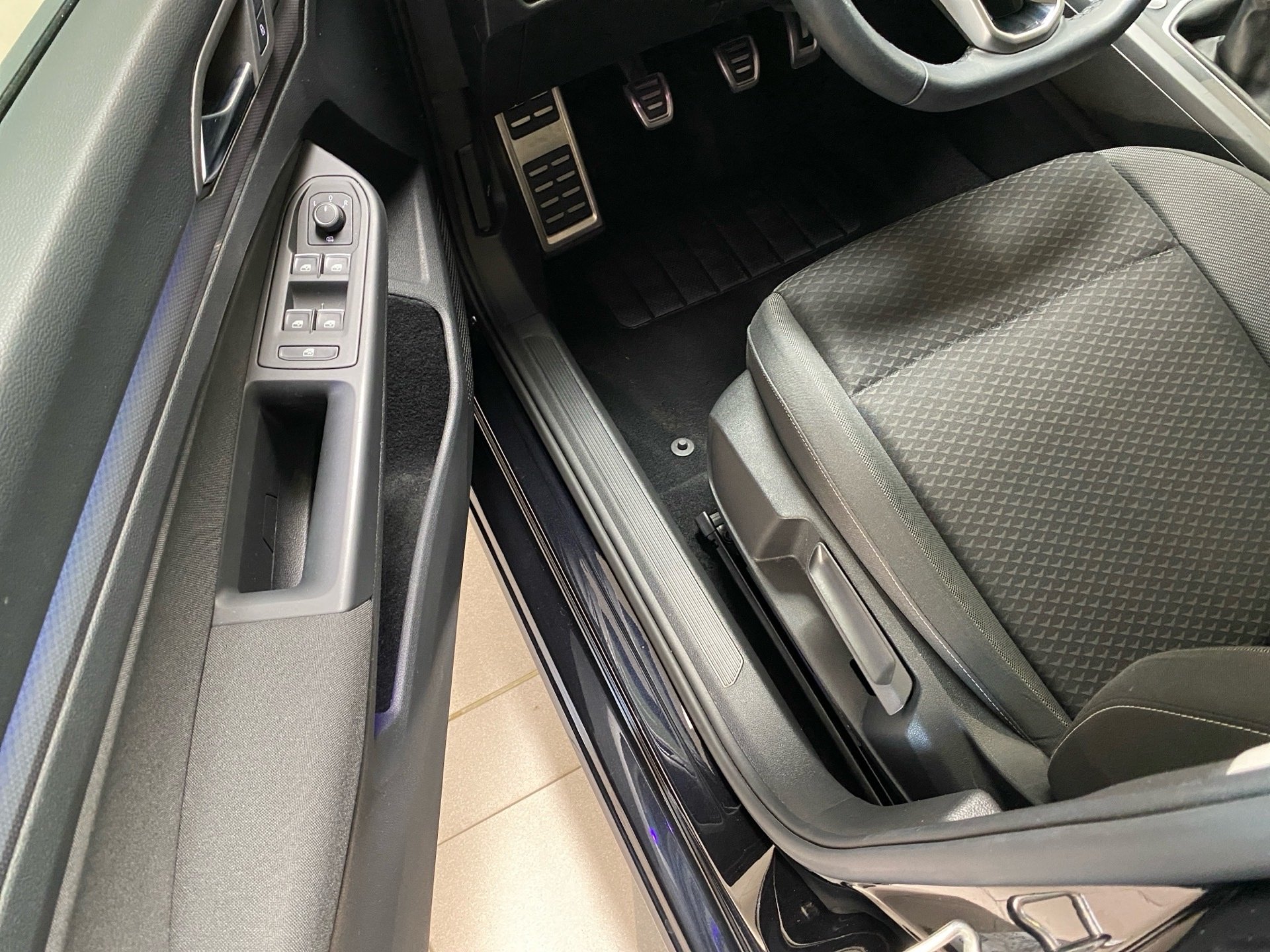 Golf VIII 1.5 TSI Active ACC AppConnect LED Navi RFK