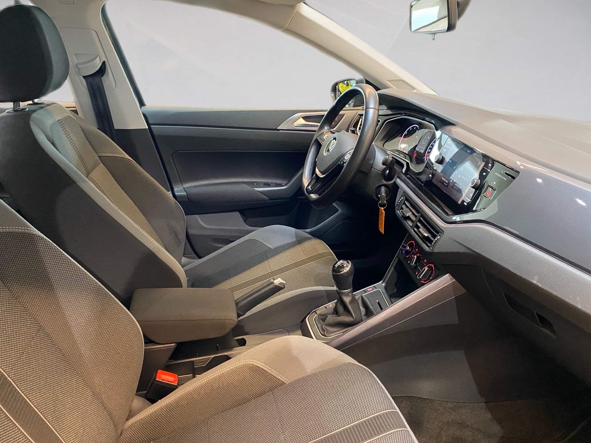 Polo 1.0 TSI Highline GRA Navi SHZ Navi PDC SHZ