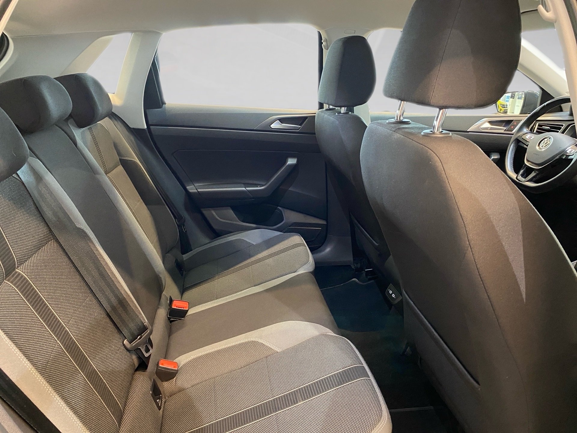 Polo 1.0 TSI Highline GRA Navi SHZ Navi PDC SHZ