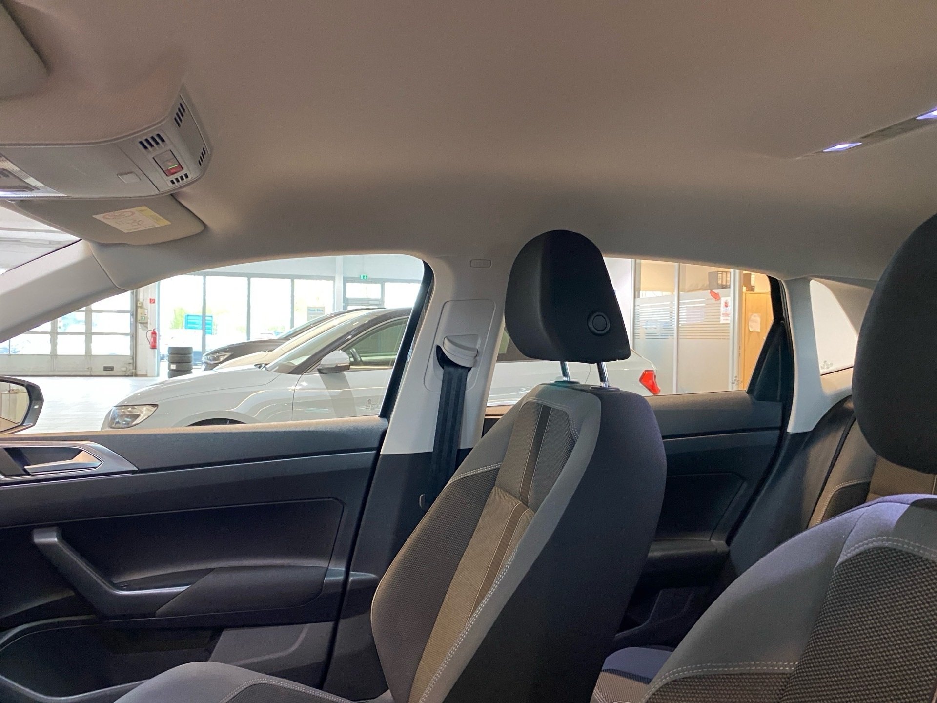 Polo 1.0 TSI Highline GRA Navi SHZ Navi PDC SHZ