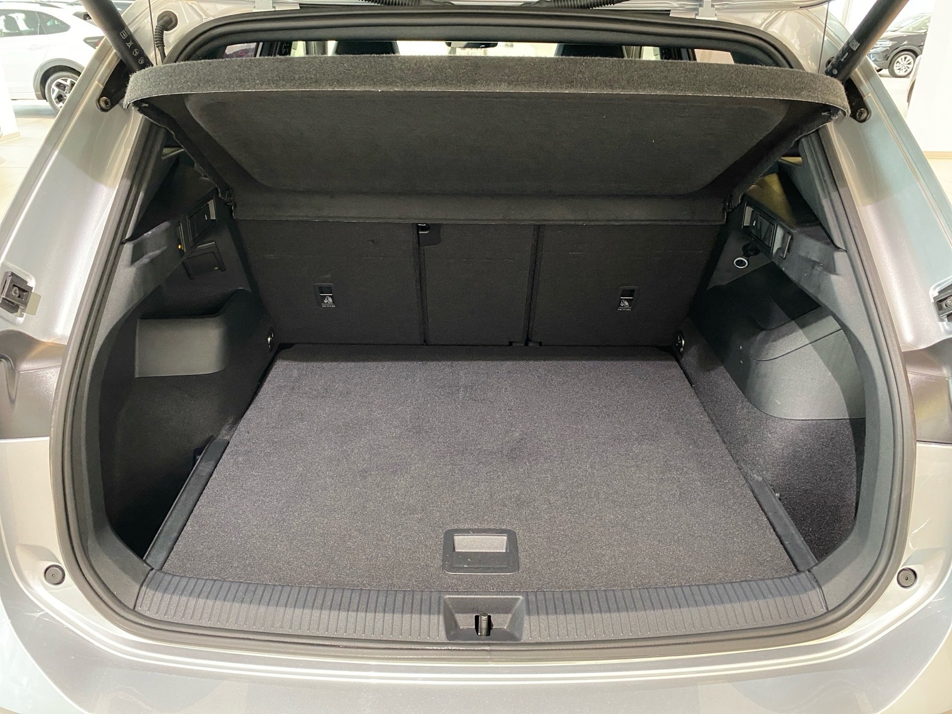 Tiguan 2.0 TDI R-Line BlackStyle DSG IQ.Light RFK