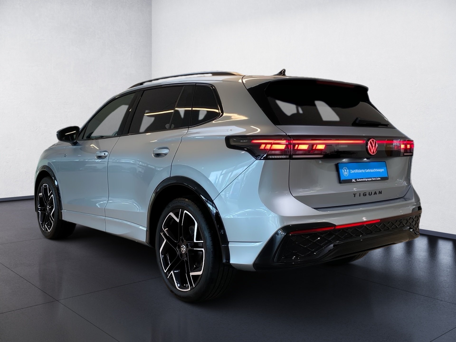 Tiguan 2.0 TDI R-Line BlackStyle DSG IQ.Light RFK