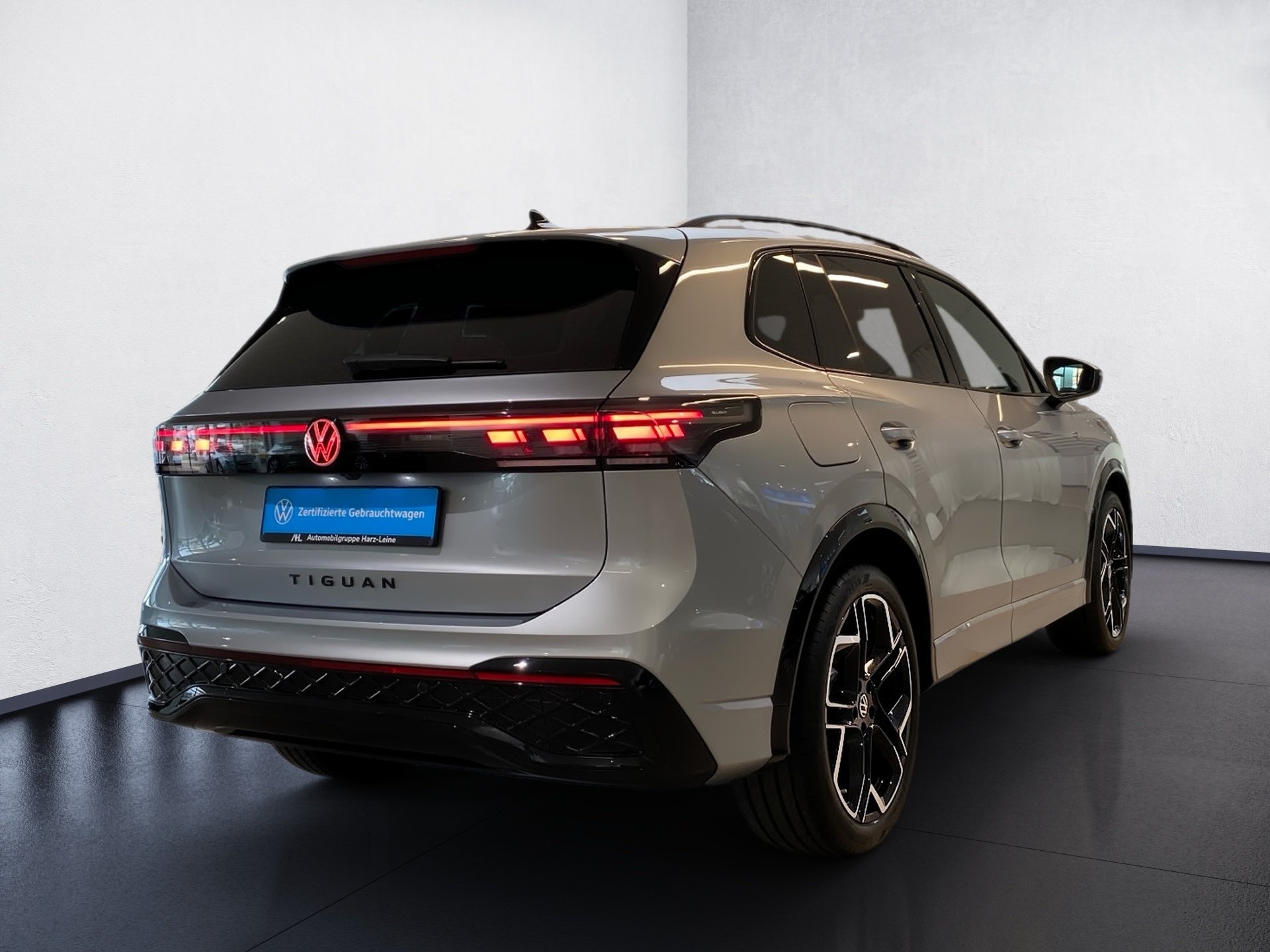 Tiguan 2.0 TDI R-Line BlackStyle DSG IQ.Light RFK