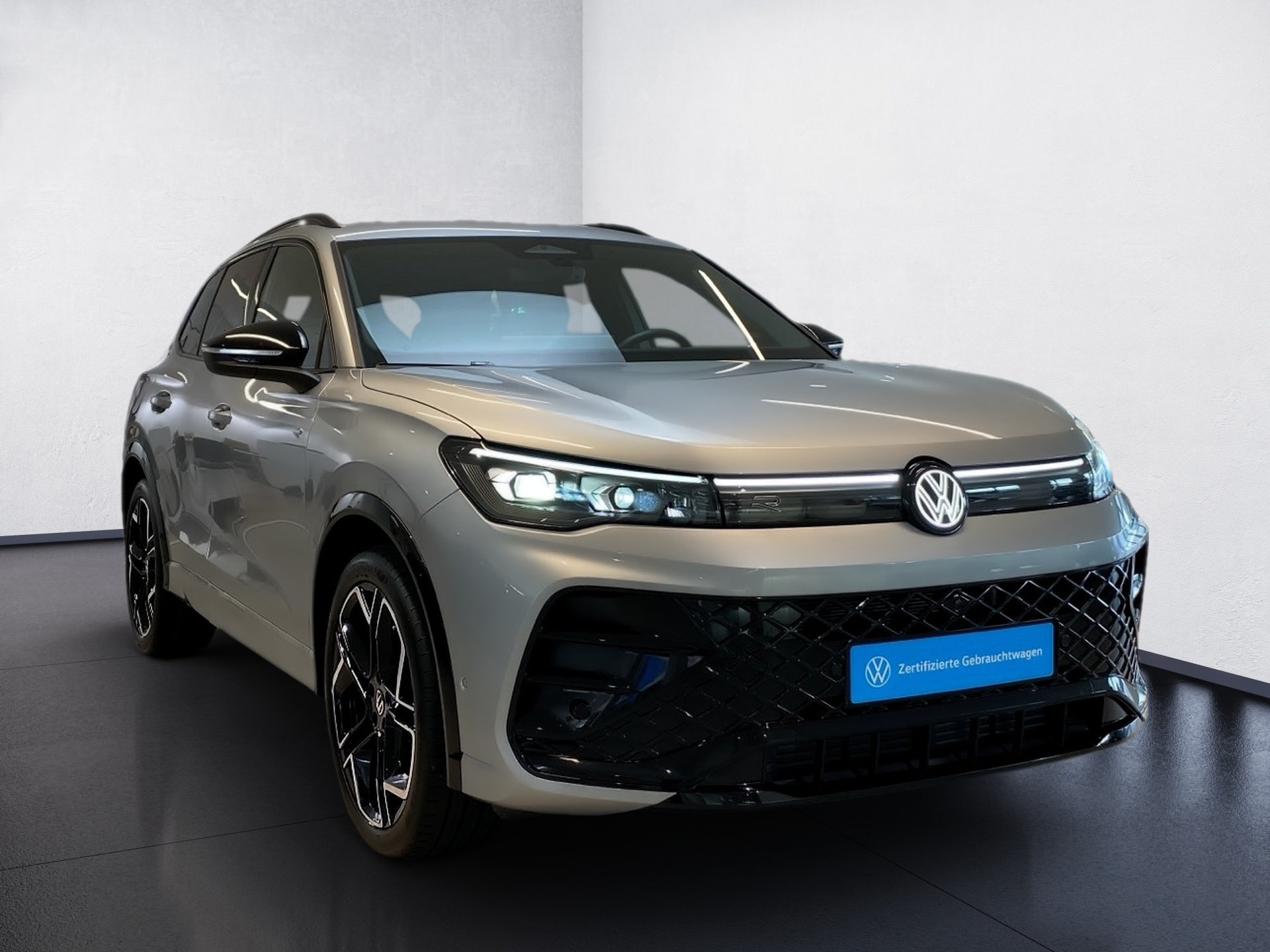 Tiguan 2.0 TDI R-Line BlackStyle DSG IQ.Light RFK