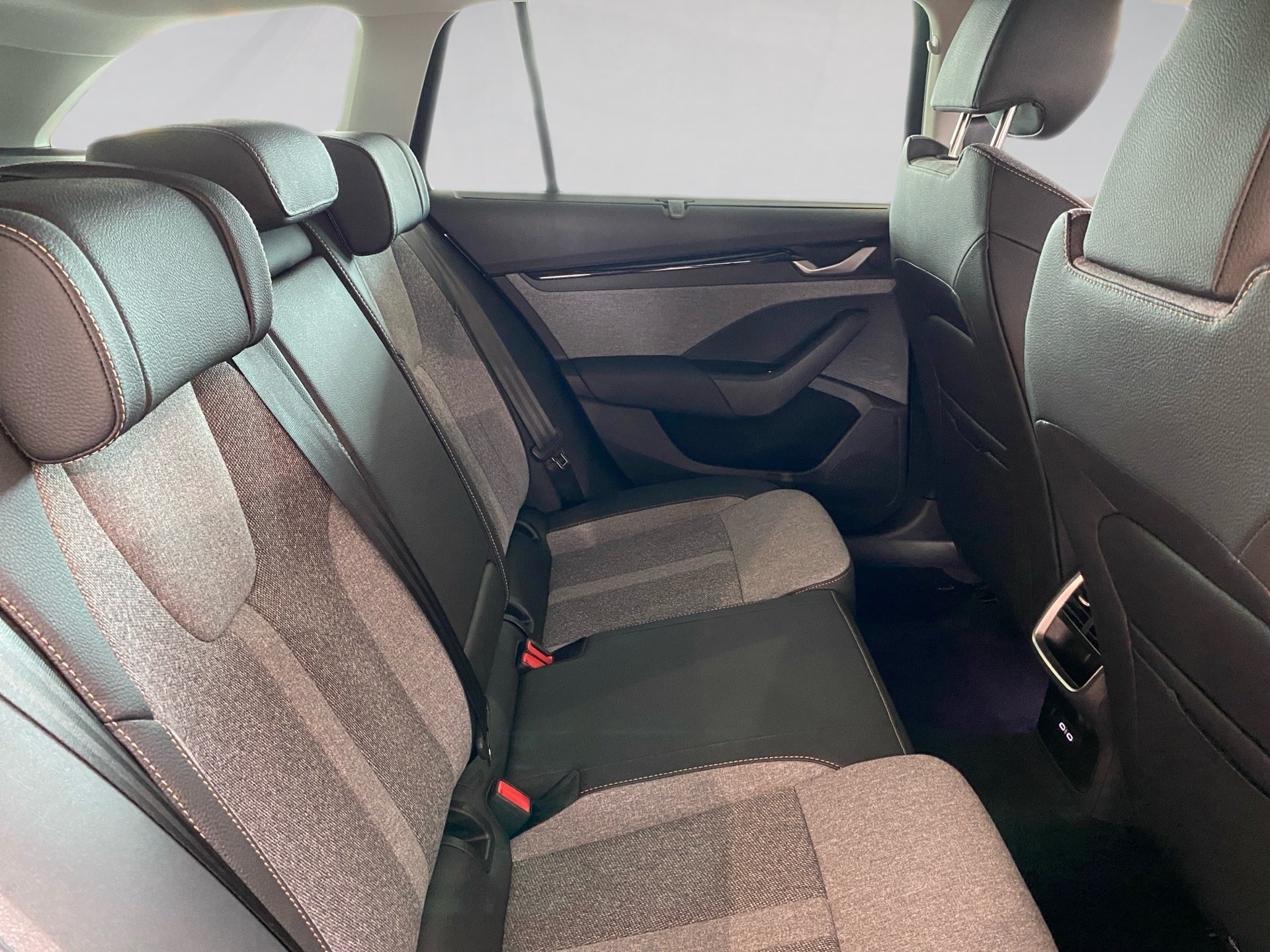 Octavia Combi Tour 2.0 TDI DSG *ab sofort*