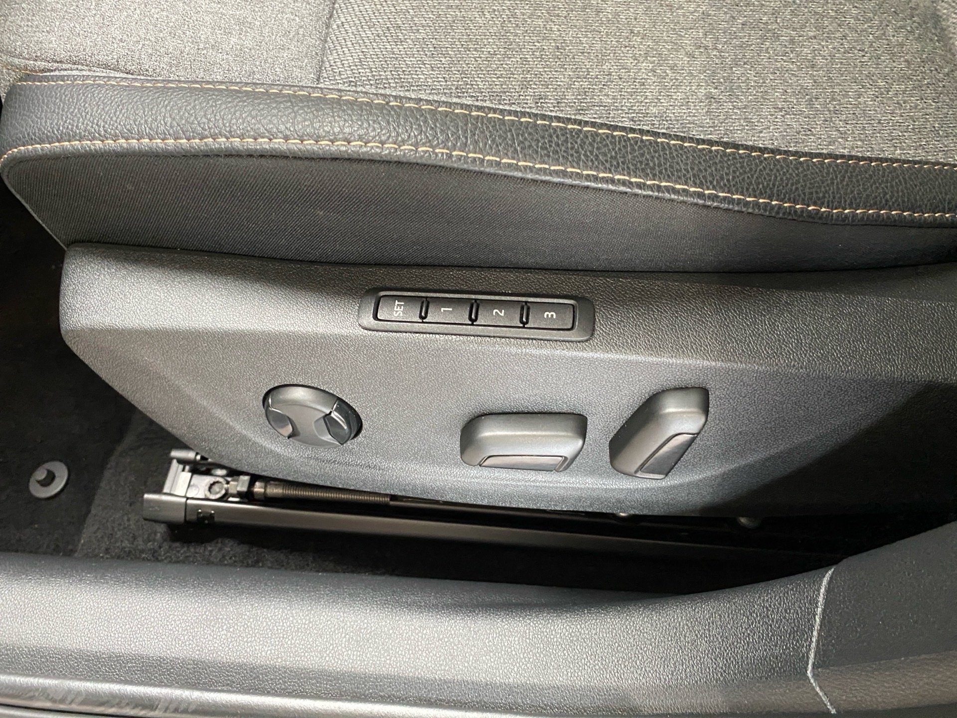Octavia Combi Tour 2.0 TDI DSG *ab sofort*