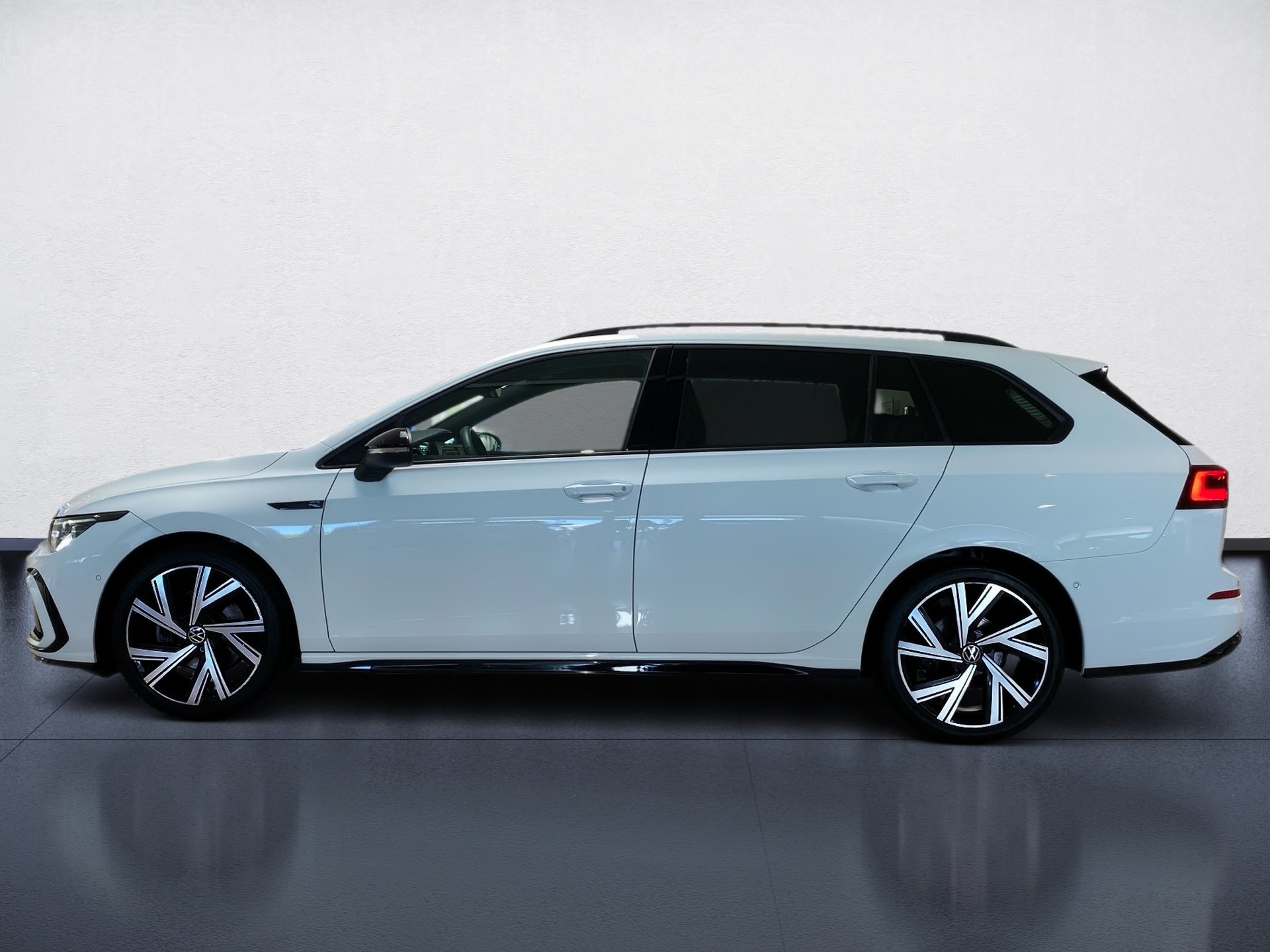Golf VIII Variant 2.0 TDI R-Line DSG Navi AHK RFK