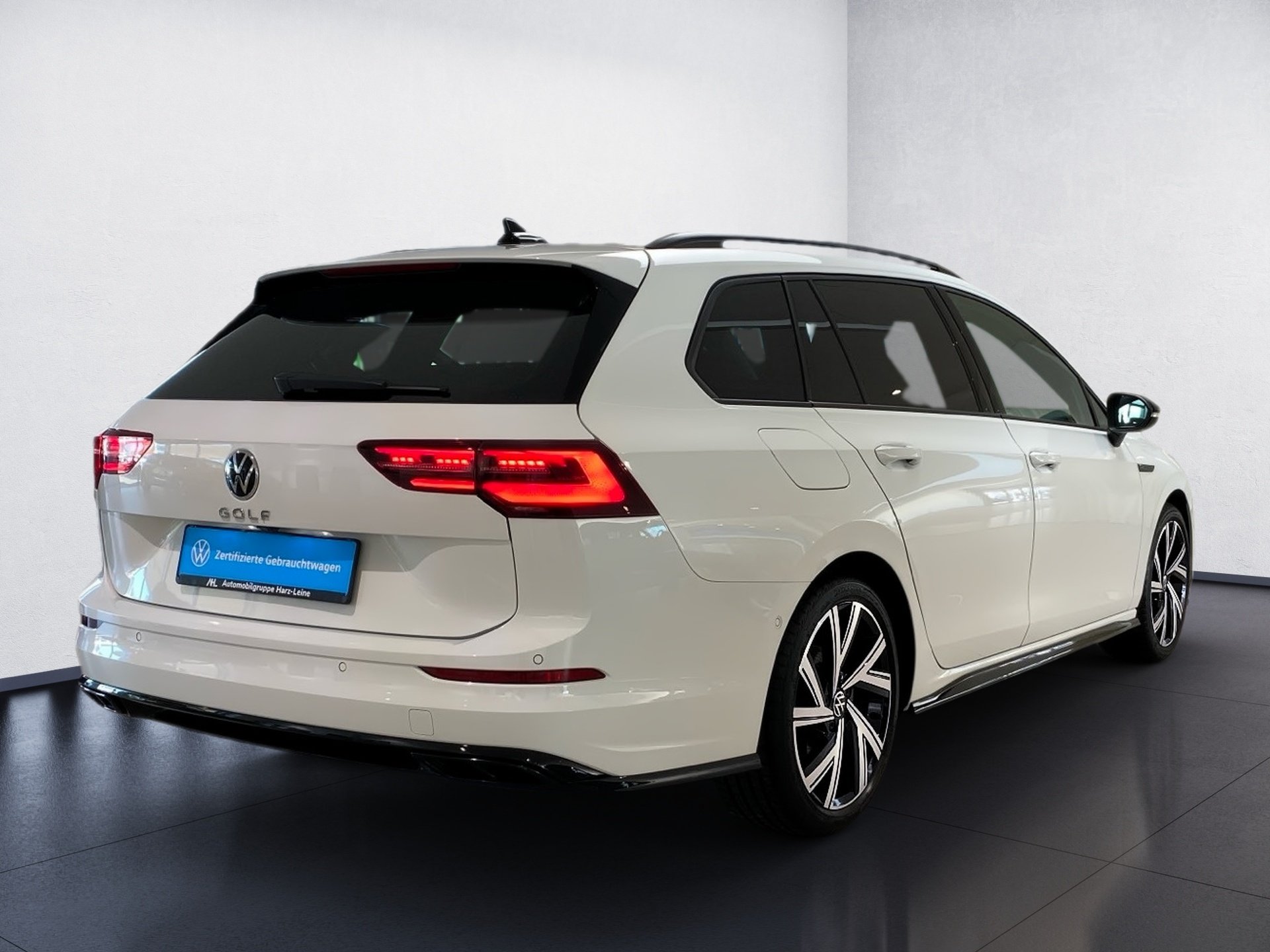 Golf VIII Variant 2.0 TDI R-Line DSG Navi AHK RFK