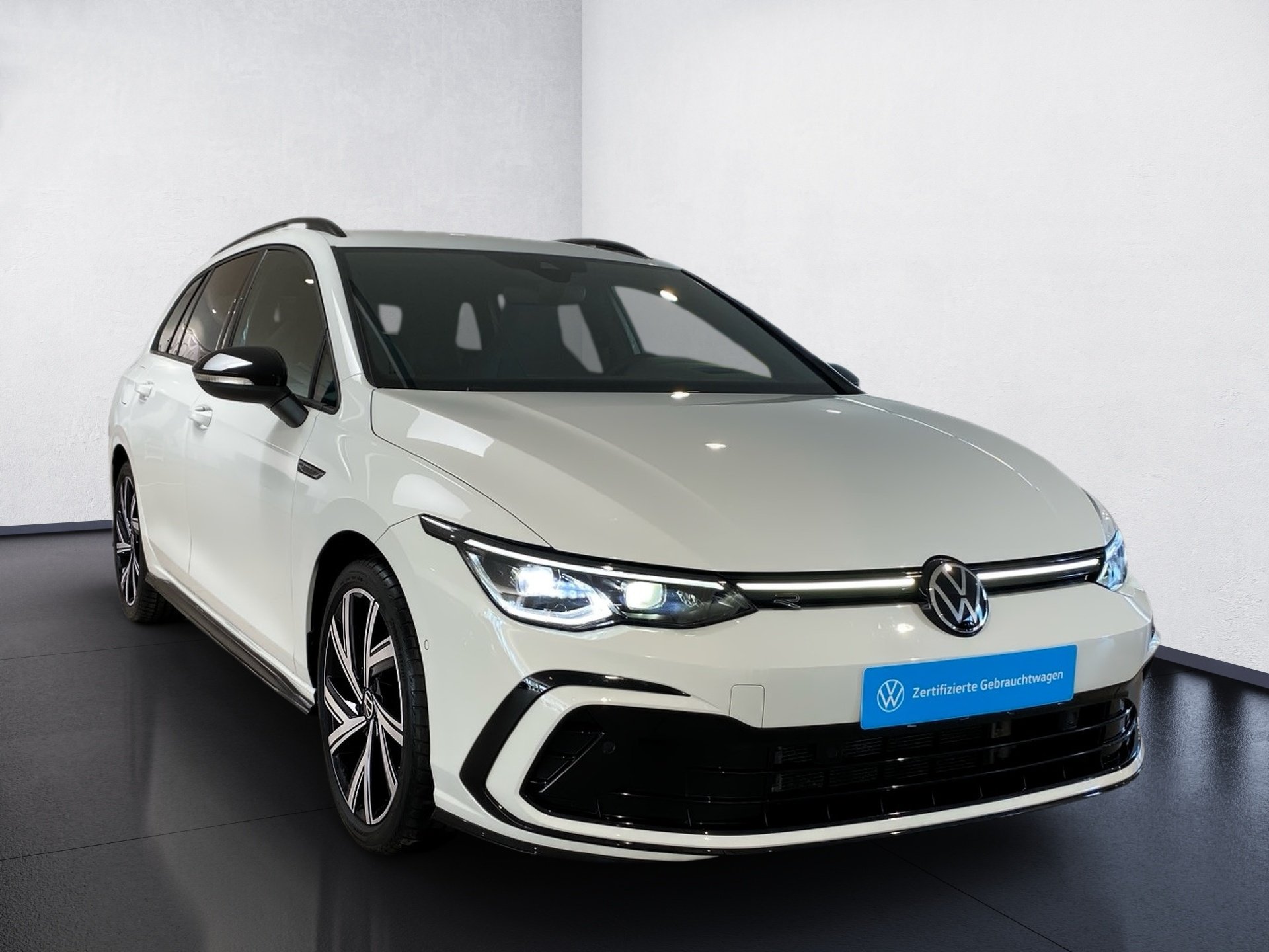 Golf VIII Variant 2.0 TDI R-Line DSG Navi AHK RFK