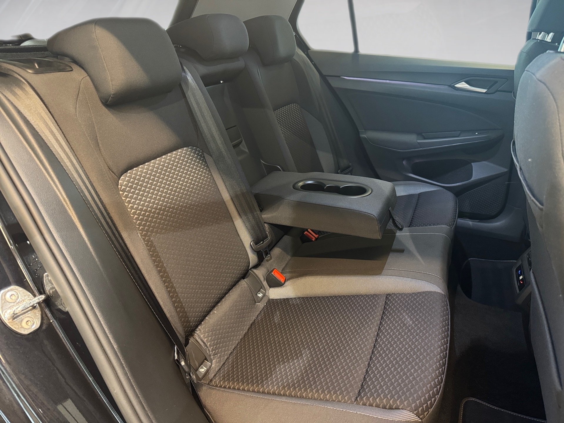 Golf VIII 1.5 TSI Active AHK AppConnect LED Navi RFK
