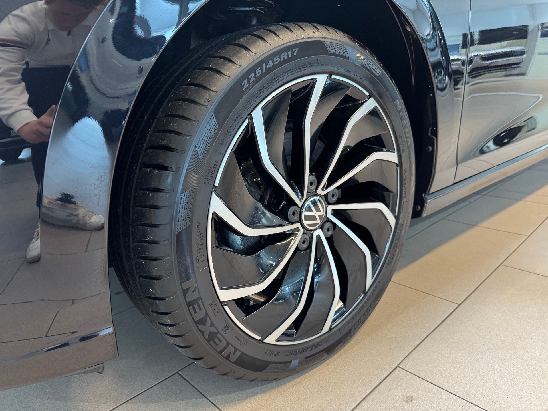 Golf VIII 1.5 TSI Active AHK AppConnect LED Navi RFK
