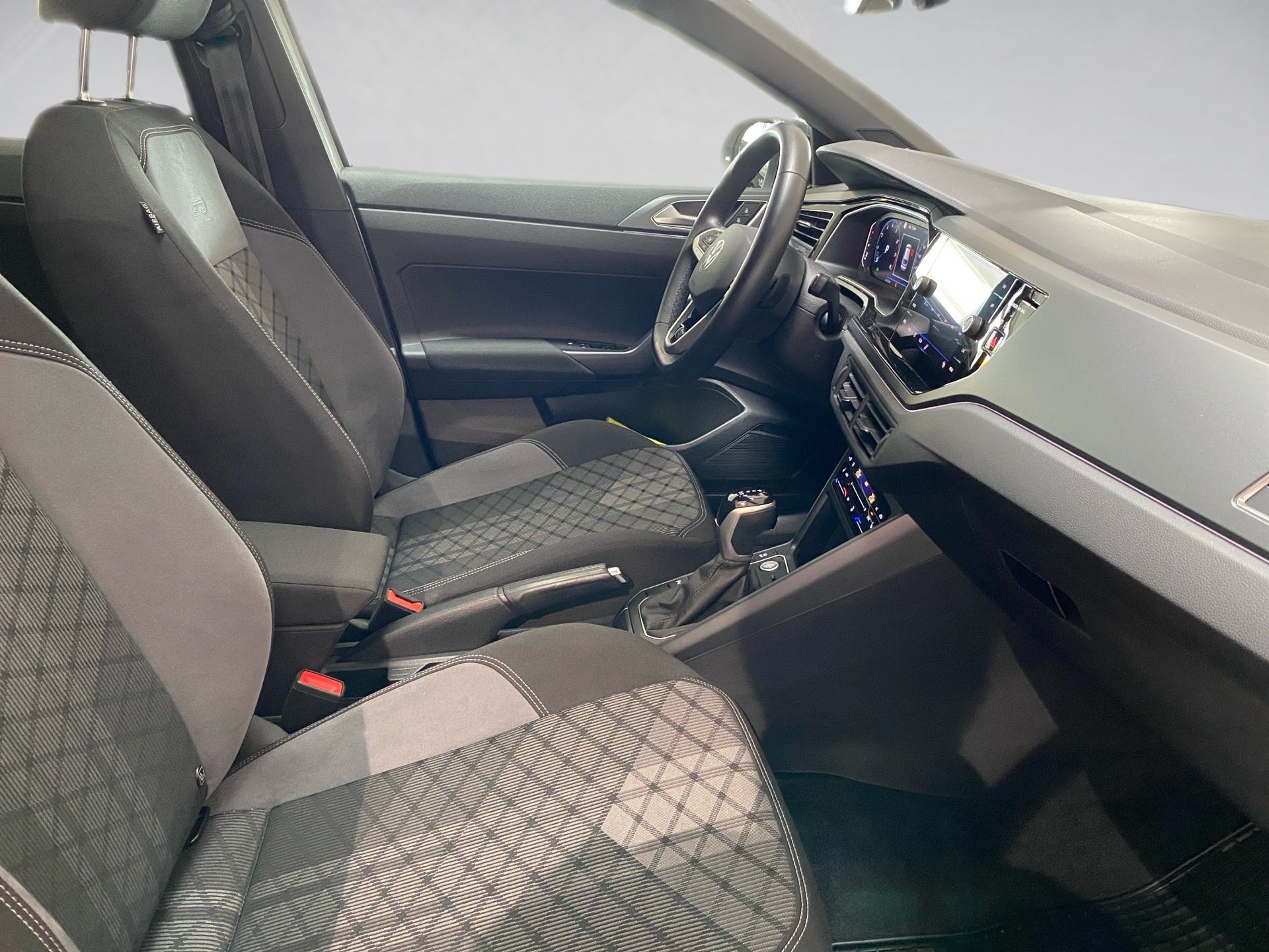 Taigo 1.5 TSI R-Line AHK IQ.Light DSG RFK Navi