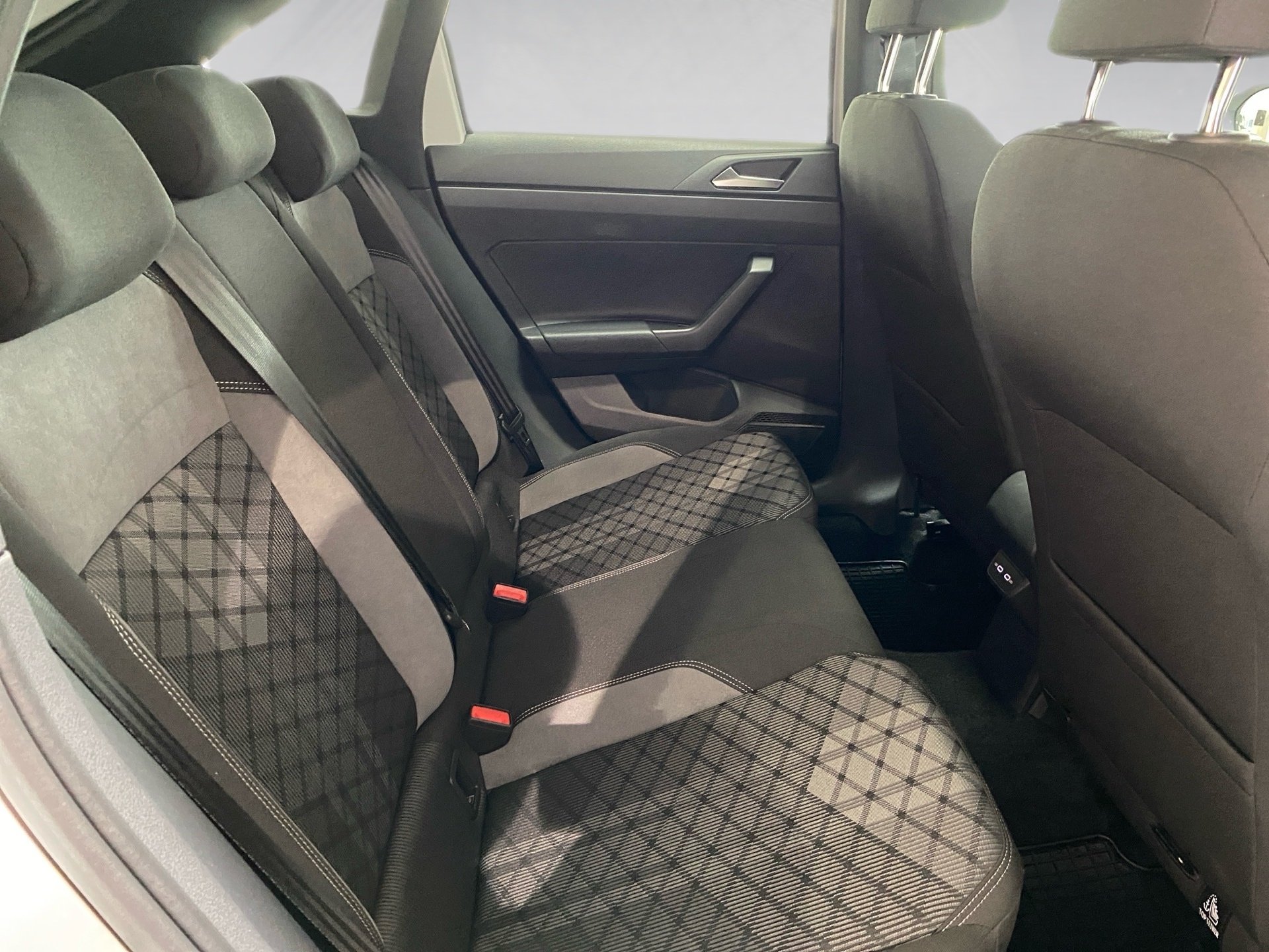 Taigo 1.5 TSI R-Line AHK IQ.Light DSG RFK Navi