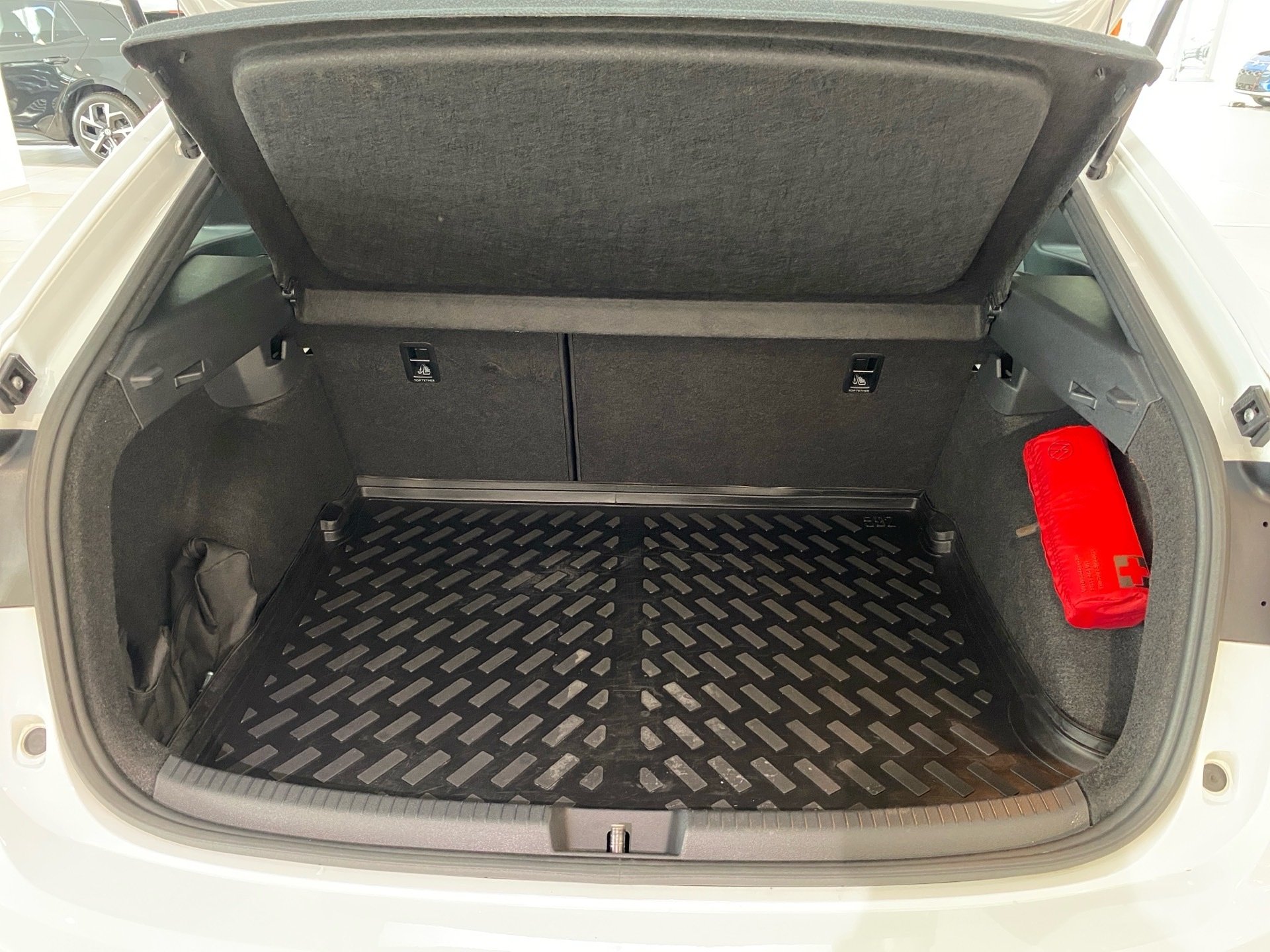 Taigo 1.5 TSI R-Line AHK IQ.Light DSG RFK Navi