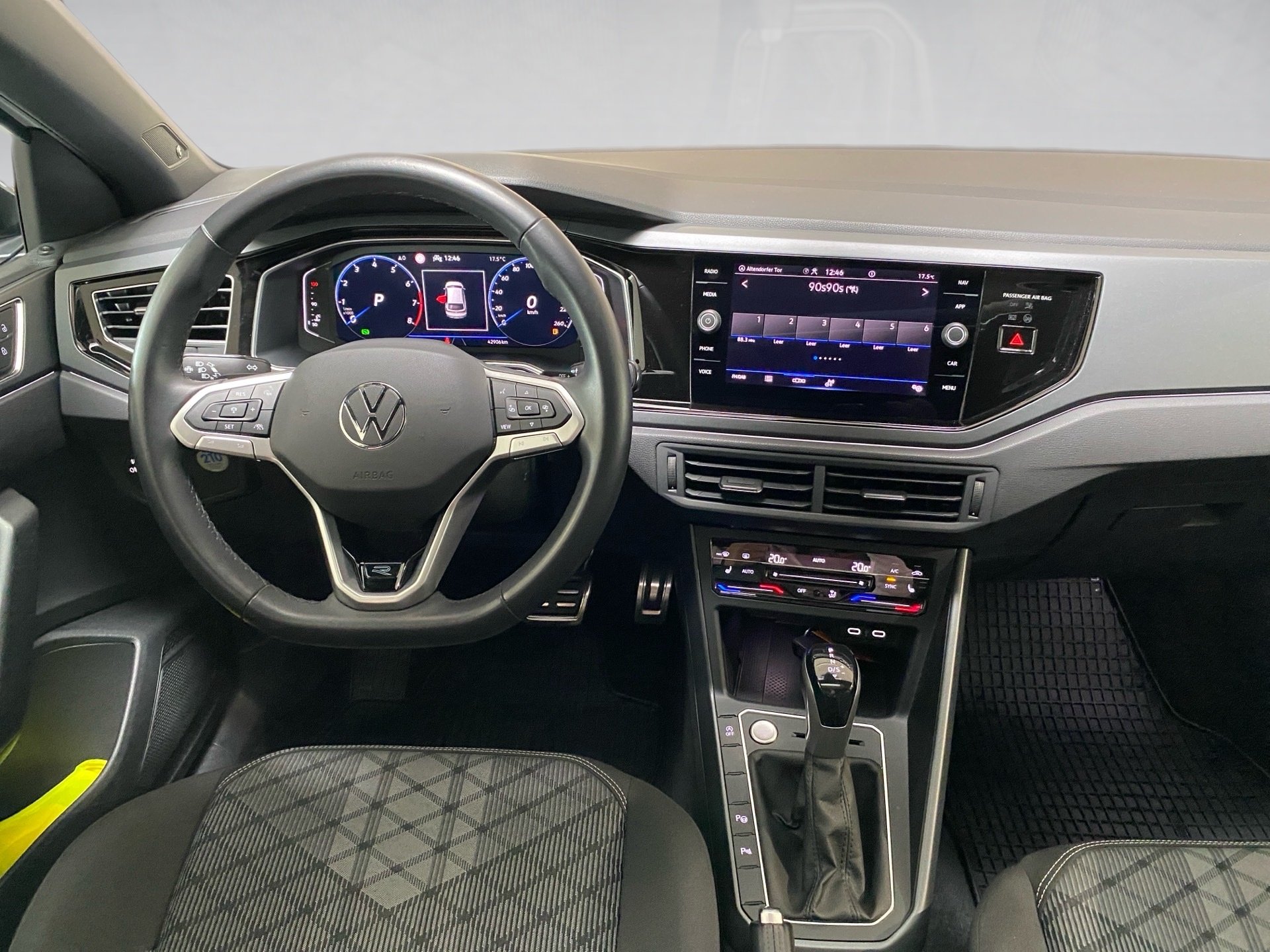 Taigo 1.5 TSI R-Line AHK IQ.Light DSG RFK Navi