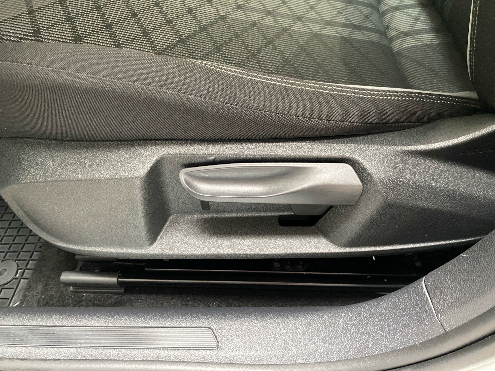 Taigo 1.5 TSI R-Line AHK IQ.Light DSG RFK Navi
