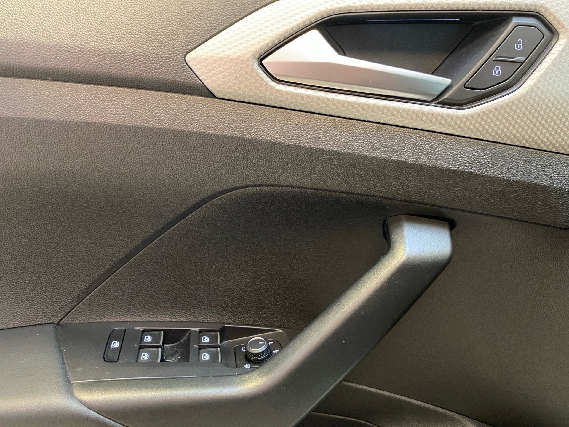 T-Cross 1.0 TSI Move AppConnect Navi RFK 2xKlima