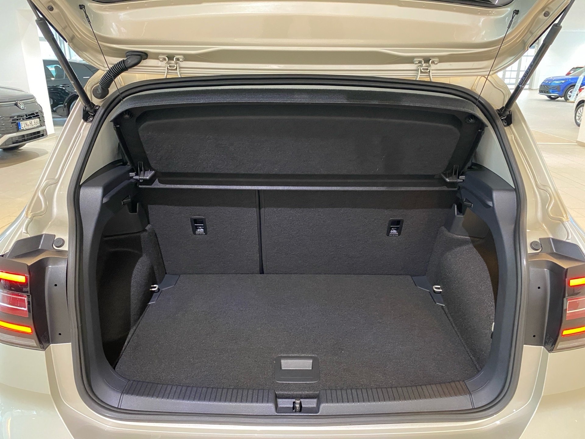 T-Cross 1.0 TSI Move AppConnect Navi RFK 2xKlima